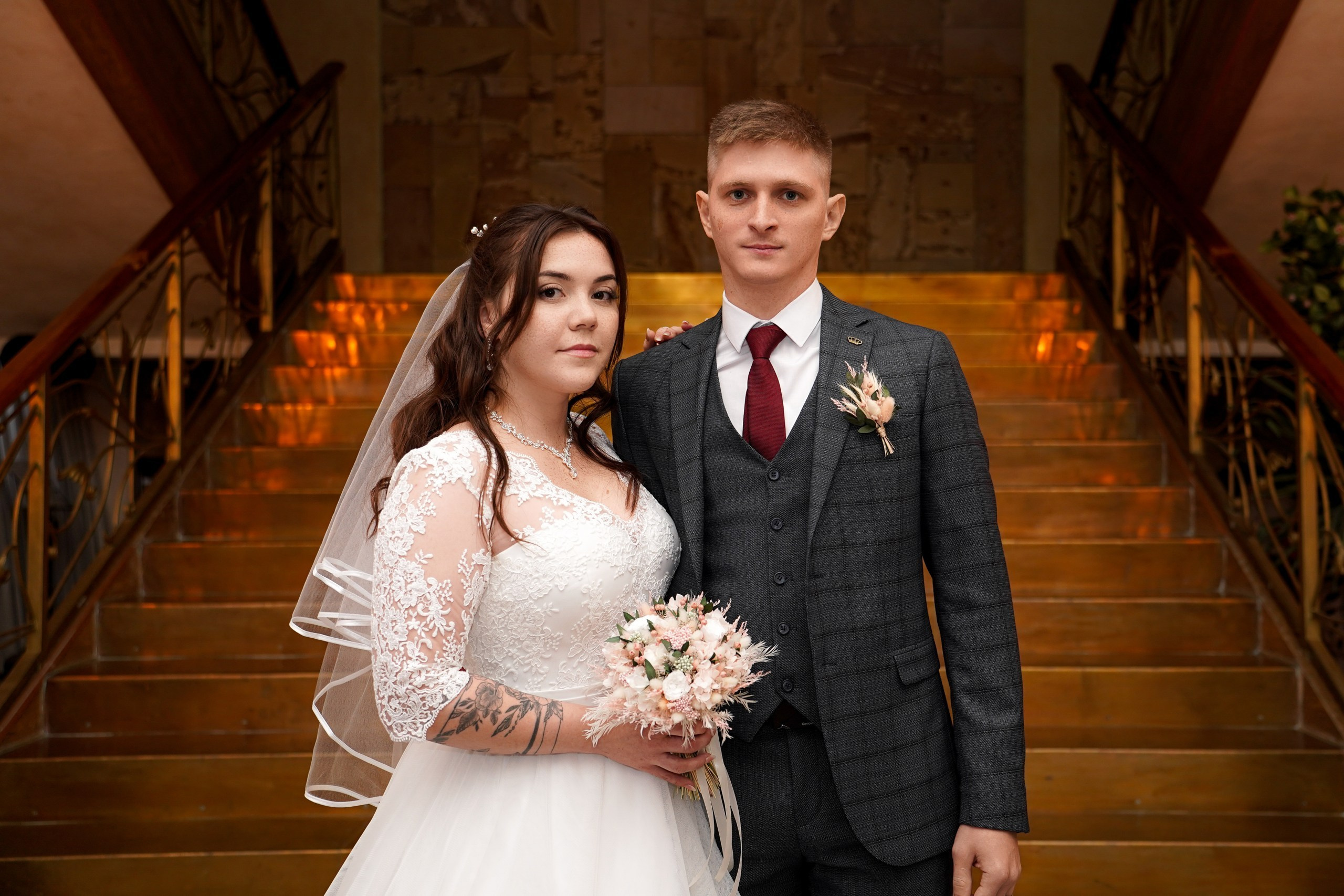 Свадебная фотосессия в Кировском ЗАГСе в Ростове-на-Дону. Фотограф Алёна Чёботова. Свадебный фотограф в Ростове-на-Дону. Таинство Крещения и Венчания, семейные фотосессии. Алёна Чёботова