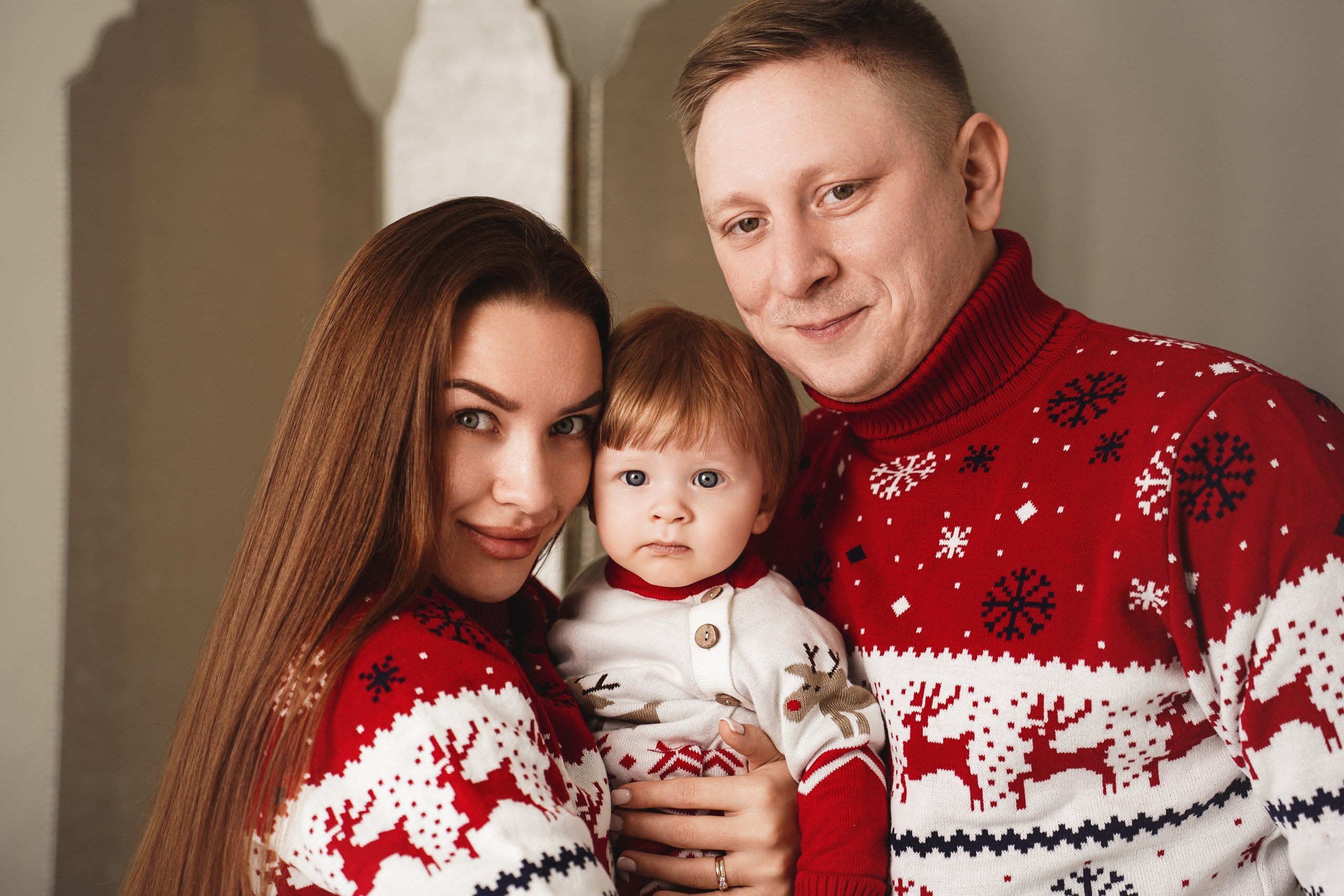 Семейная фотосессия в студии Blanc. Свадебный фотограф в Ростове-на-Дону. Таинство Крещения и Венчания, семейные фотосессии. Алёна Чёботова