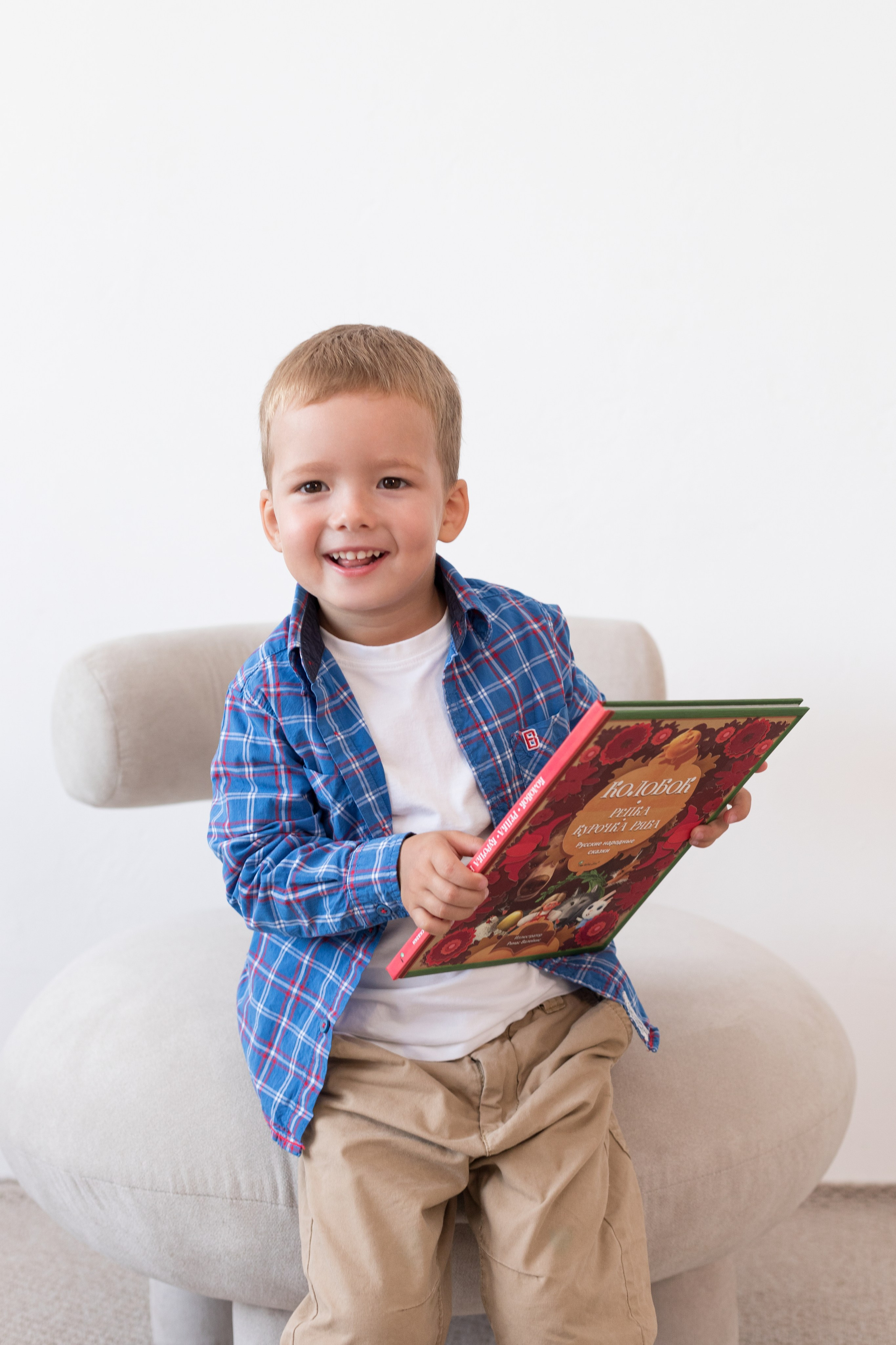 Студийная съемка контента для детского книжного издательства. Детский и контент фотограф Надя Волкова Санкт-Петербург