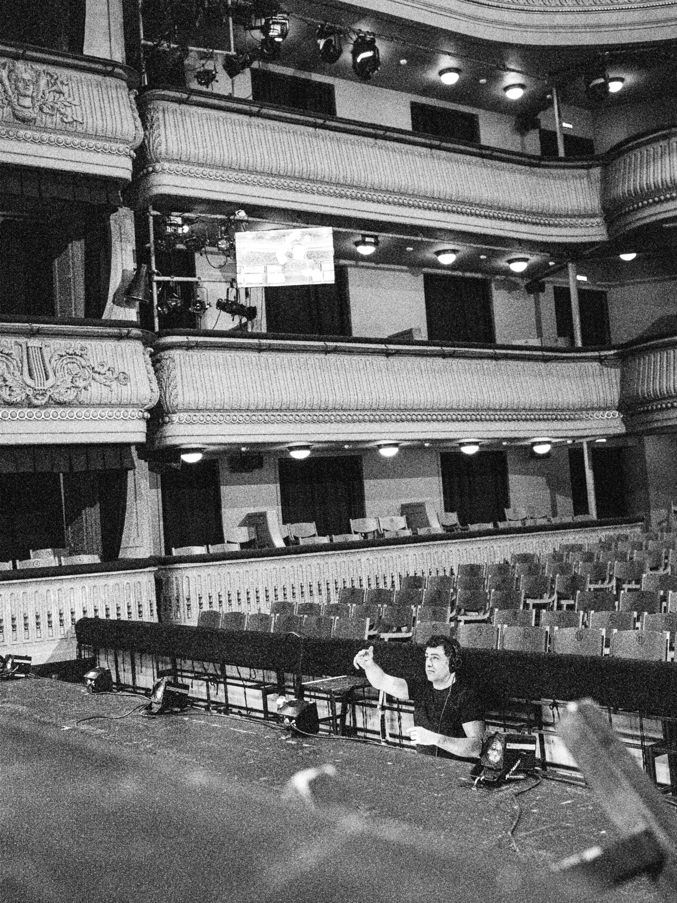 Theatre backstages. Portrait and backstage photographer Nina Crane