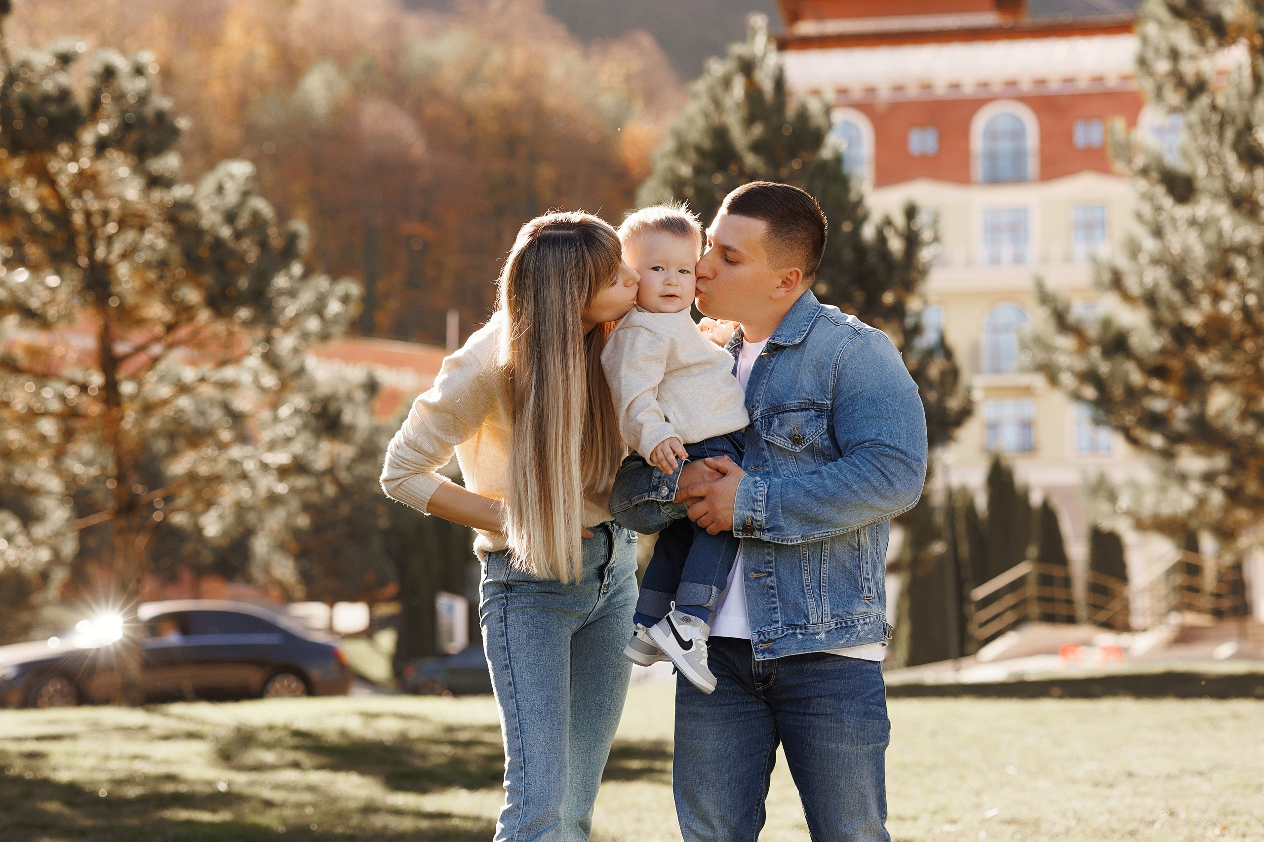 Семейная фотосессия в Красной поляне. Свадебный и семейный фотограф в Сочи Денис Вялов