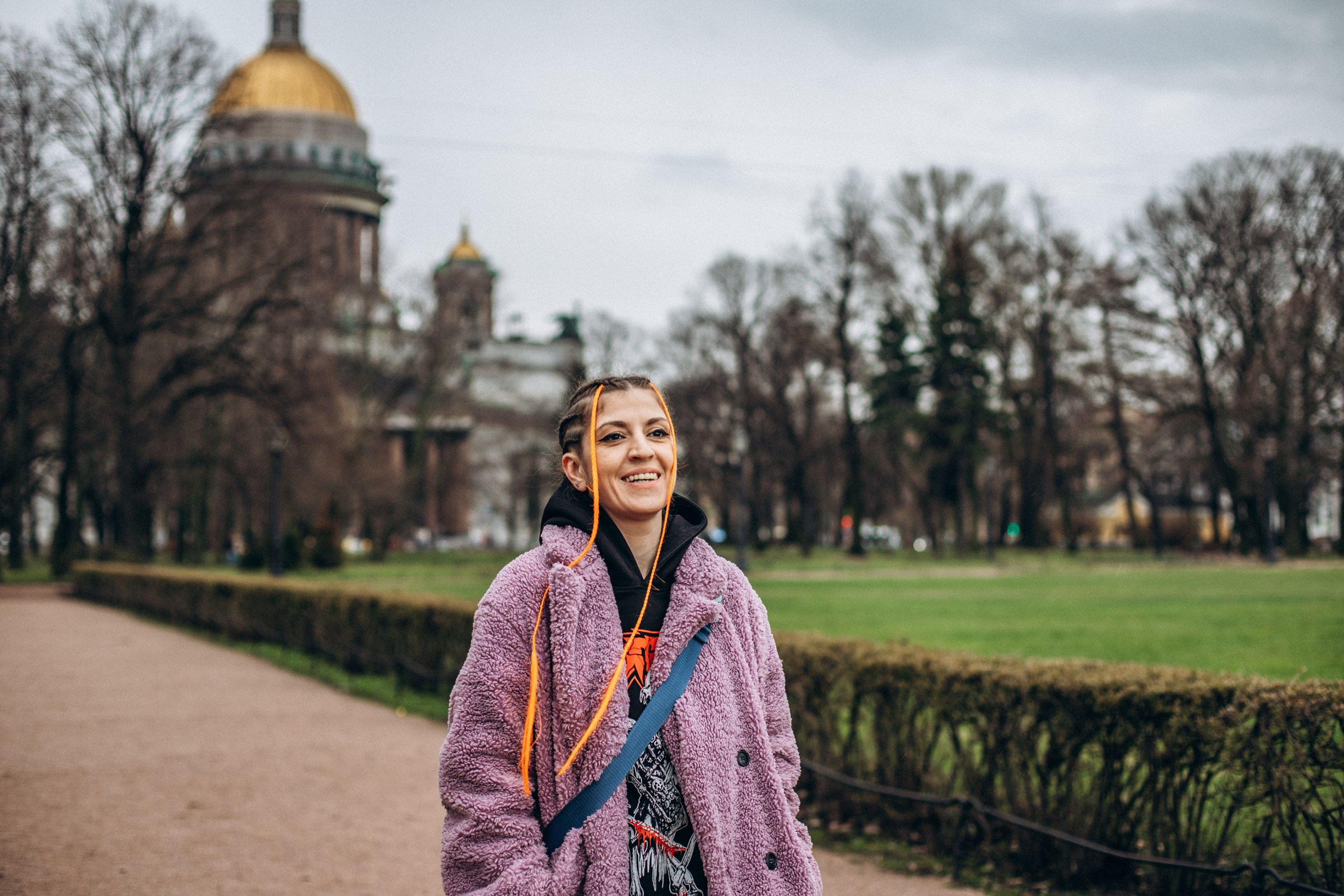 Лиза в апреле. Фотопрогулка в Петербурге. Индивидуальный и семейный фотограф в Санкт-Петербурге