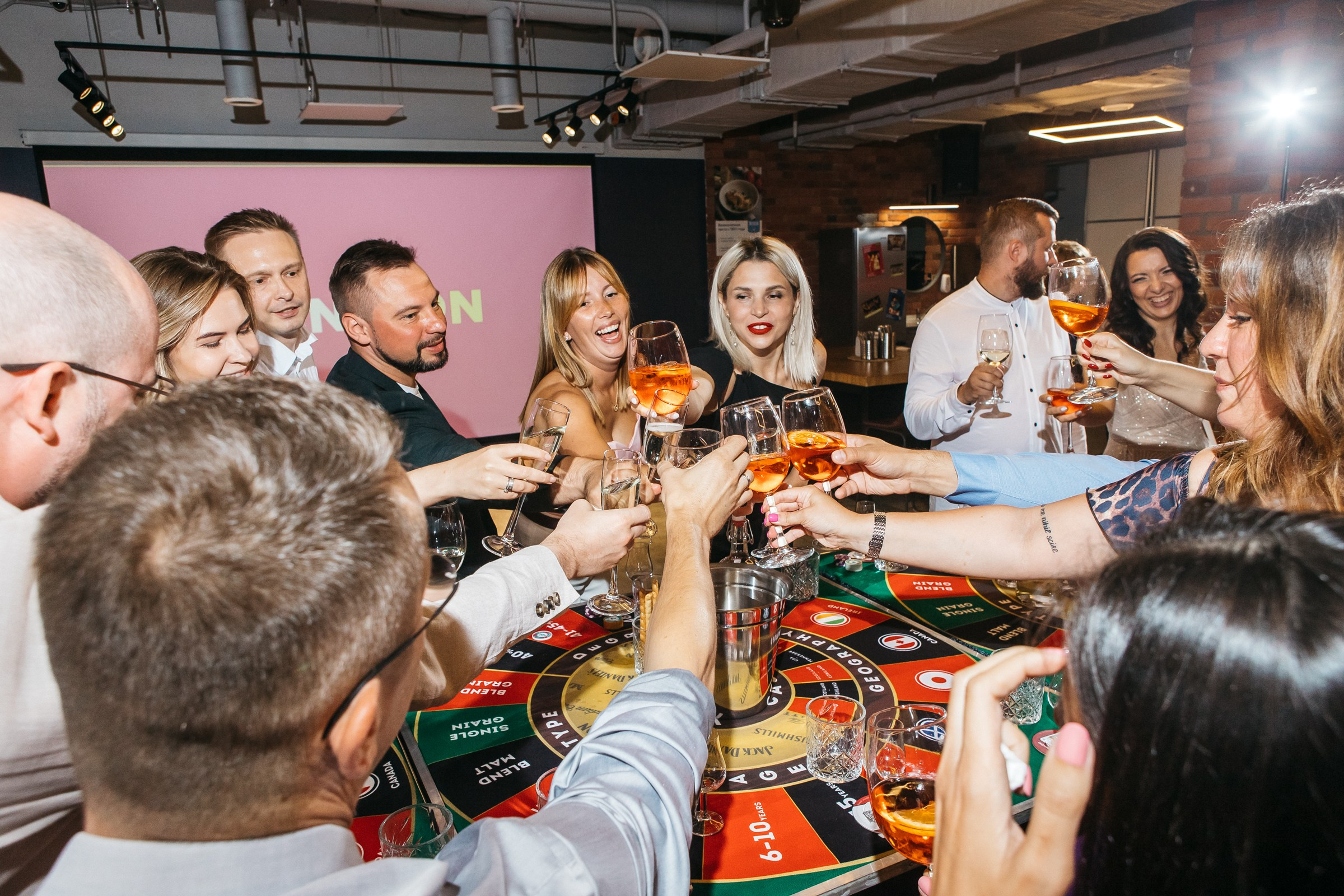 Позитивный репортажный фотограф на День Рождение, юбилей Питер