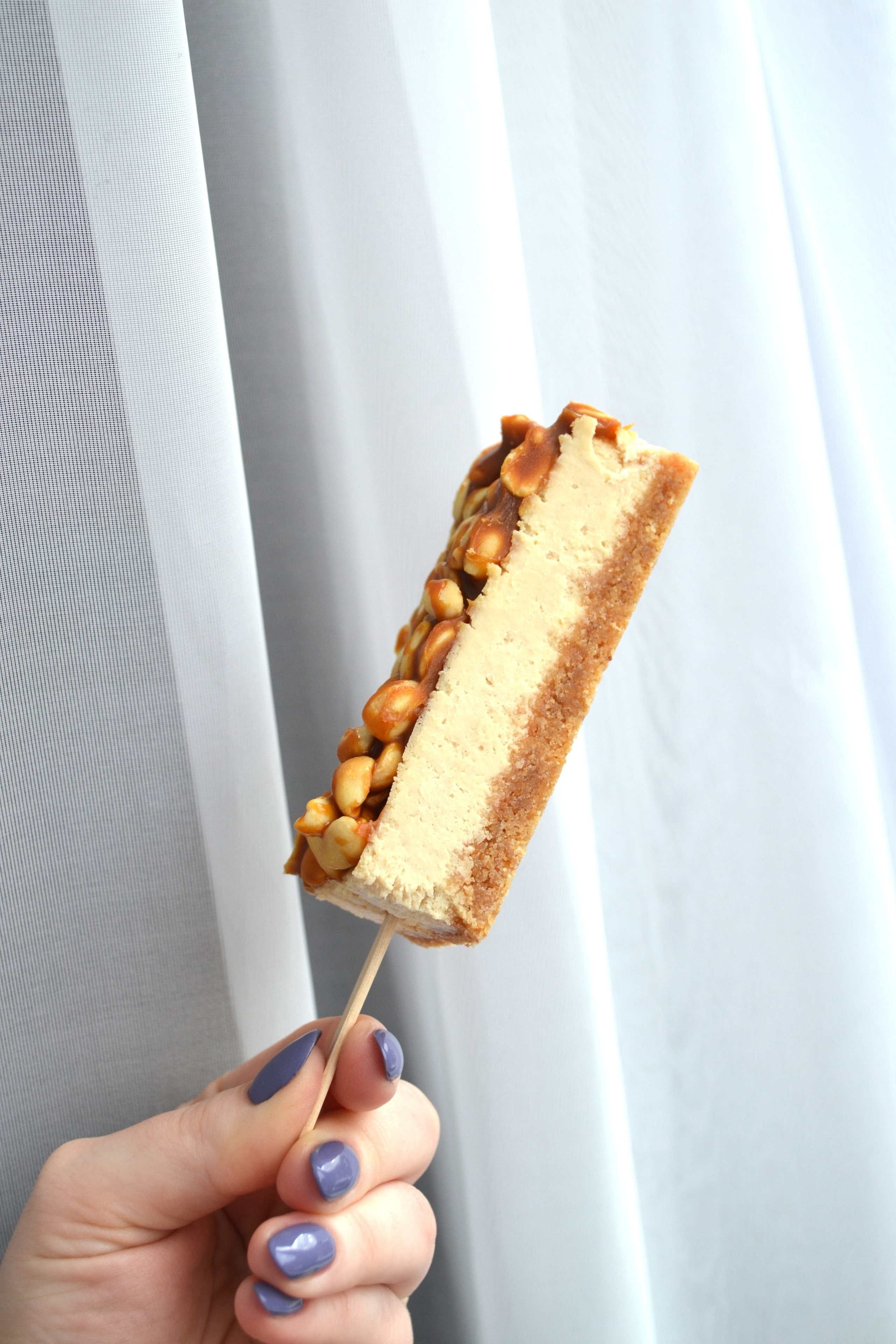 Чизкейки на палочке. Семейная кондитерская. Торты и десерты на заказ в Москве и области