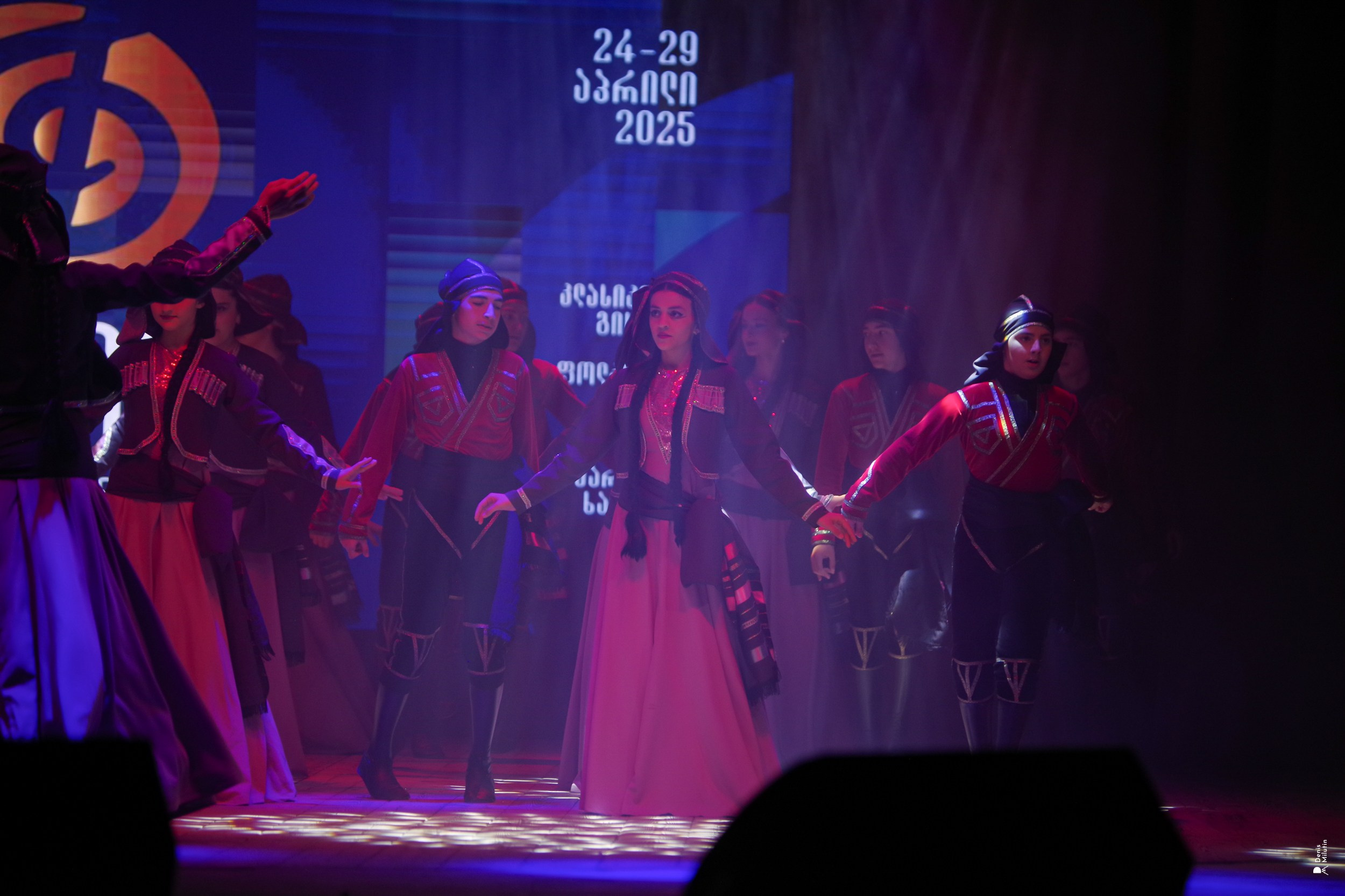 Танцы в Хоби. Портретный фотограф Денис Милютин