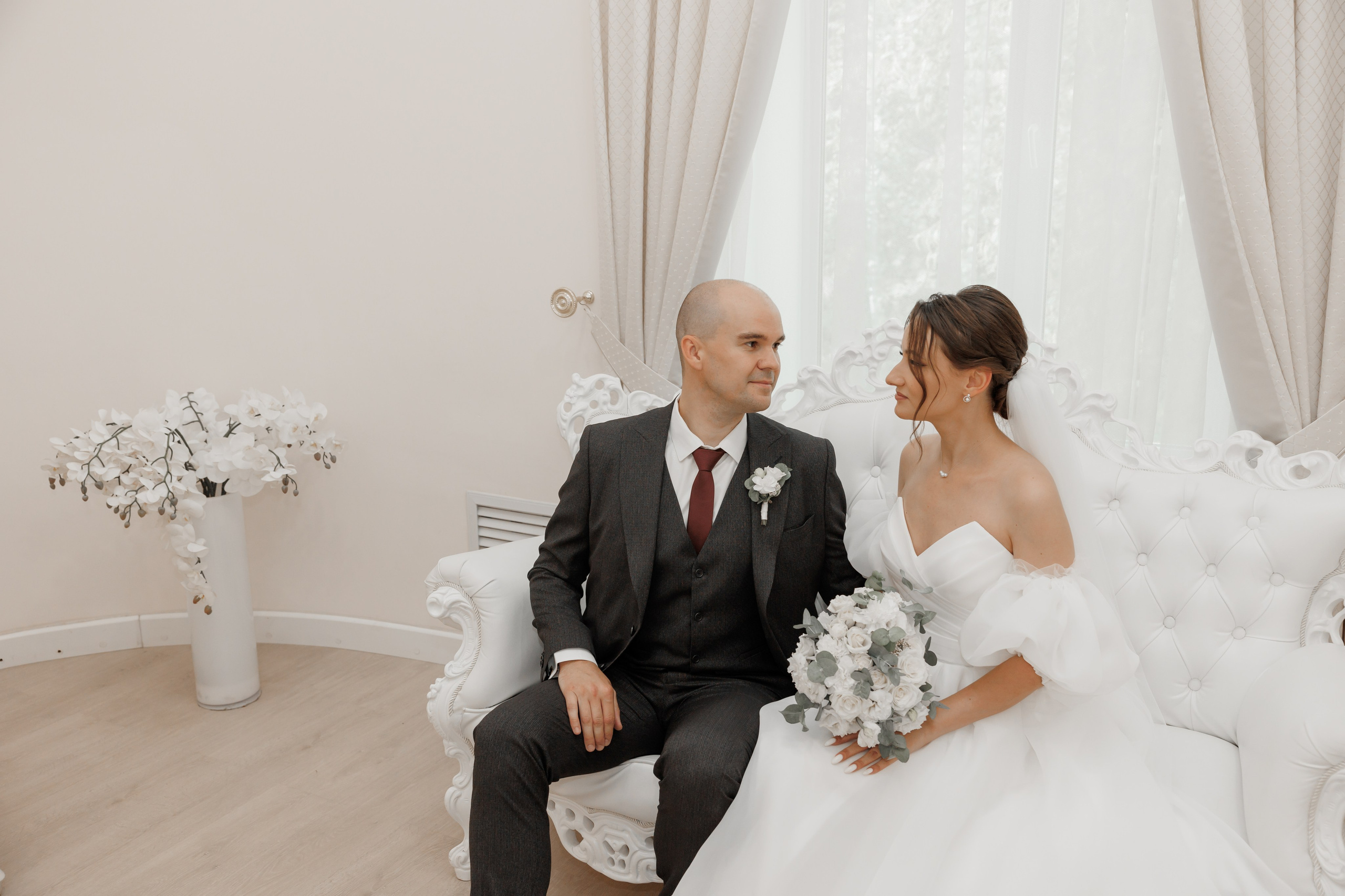 Полина и Дмитрий, загородный клуб «Барин», ЗАГС в г. Пушкино. Свадебный и репортажный фотограф (Москва, Королев и другие)