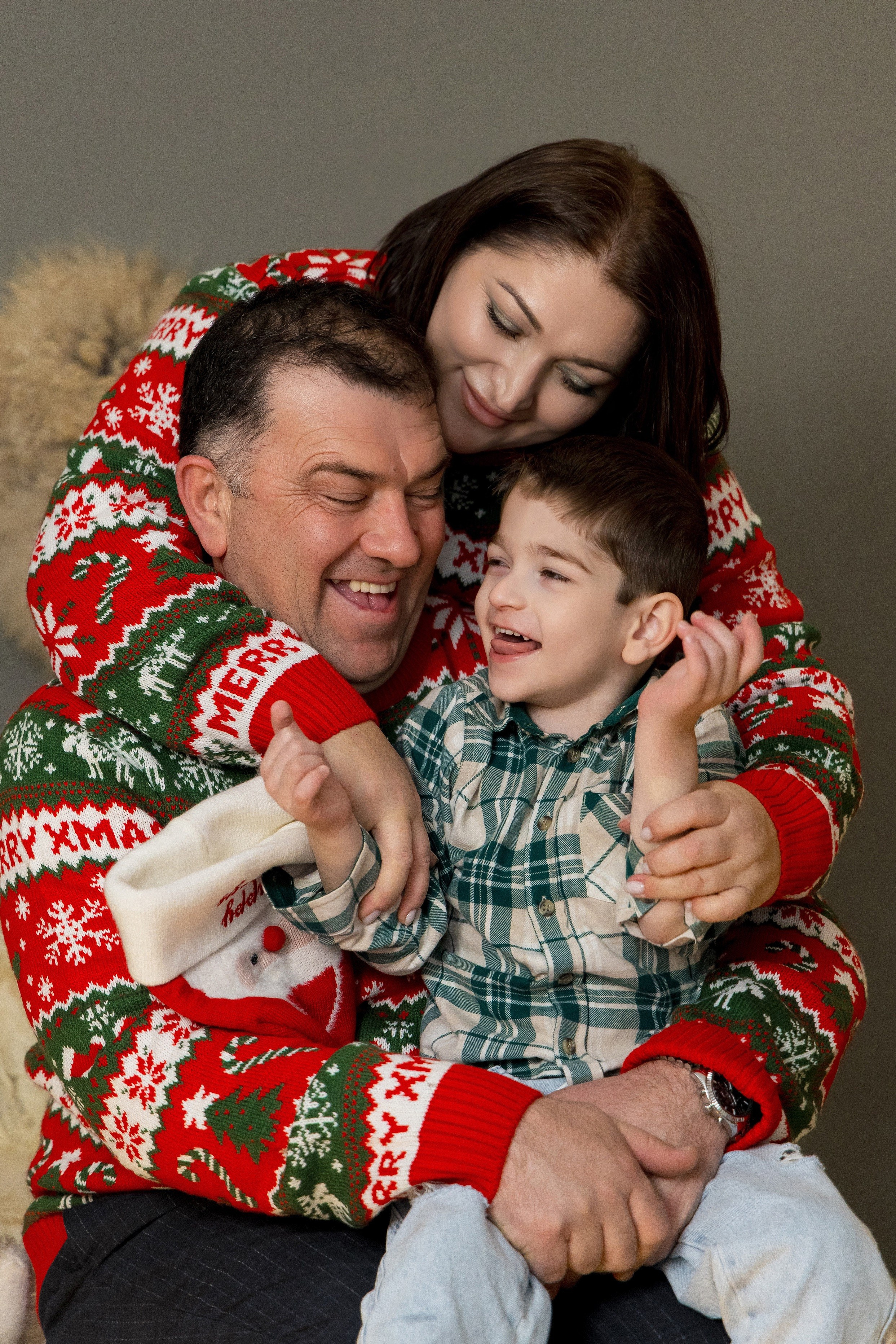 Амина с семьёй. Свадебный и семейный фотограф в Каспийске Алёна Нурмагомедова