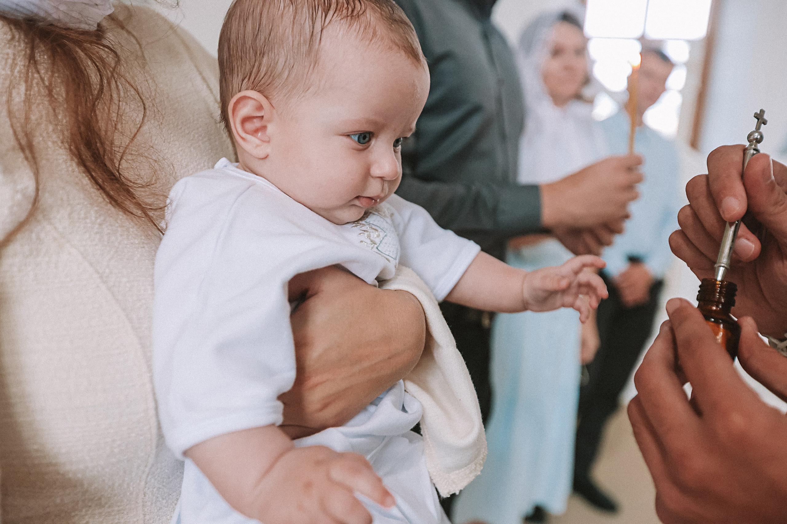 Крещение церковь около моста влюбленных. Семейный фотограф Тюмень, фотограф на роды Салмина Мария
