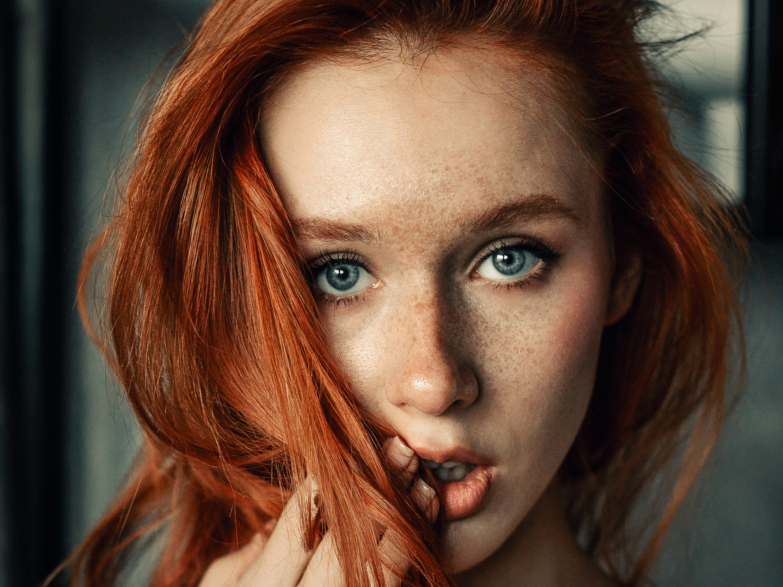 Женский портрет. Slava Sedov. AI-фотограф. Визуальные образы и истории в кинематографичном стиле