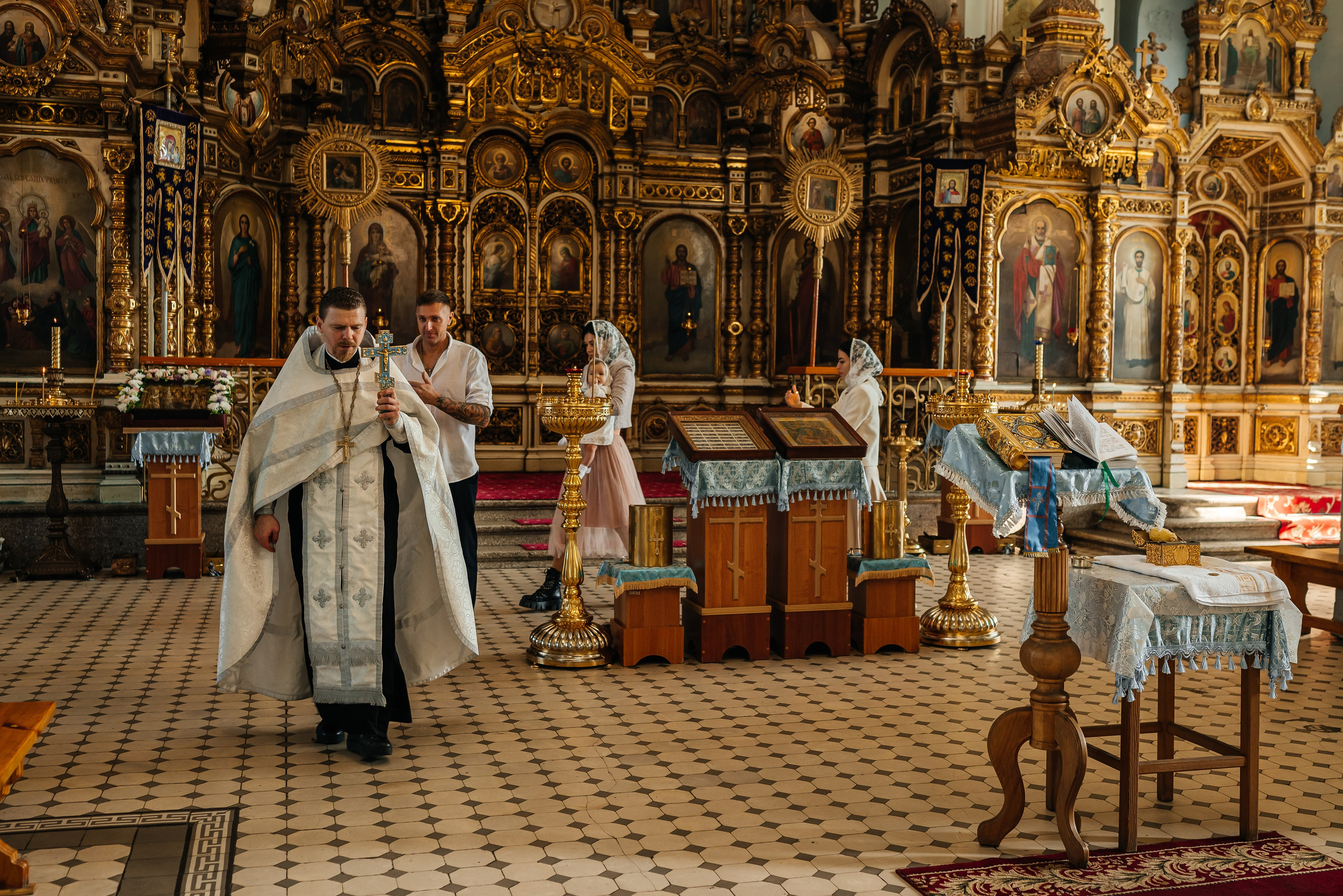 Крещение в Храме Успения Пресвятой Богородицы Гундоровский. Фотограф в Каменске-Шахтинском и парке Лога Ольга Сагал