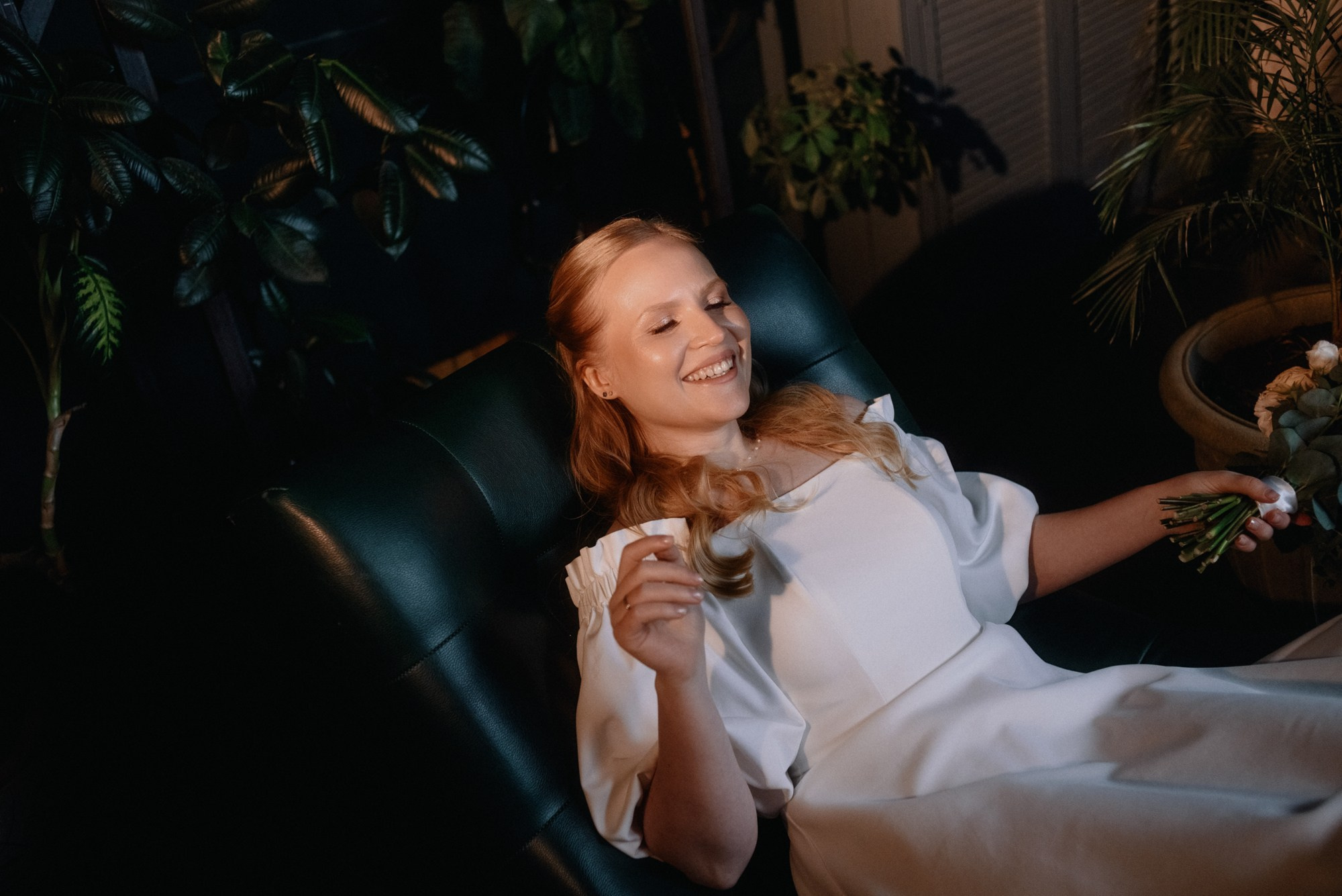 Свадебный фотограф в Тюмени — Фотосессия Максима и Лизы на крыше и в студии. Портретный фотограф Тюмень Дарья Мустафина