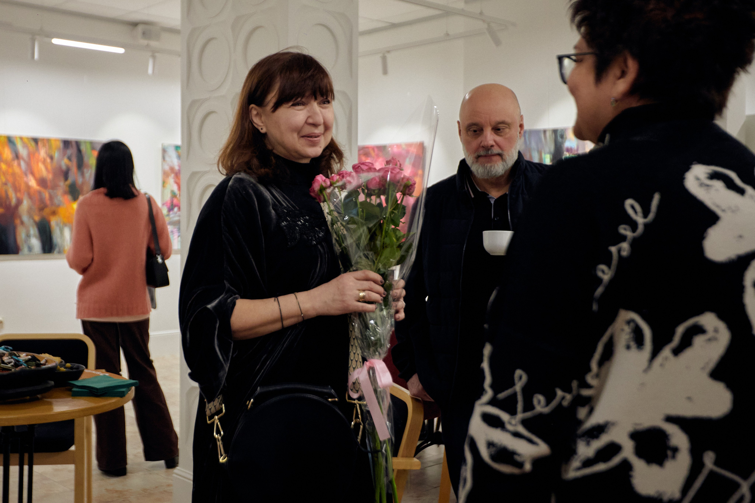 Открытие выставки краснодарской художницы Ларисы Блохиной. Фотограф Юлия Маринина