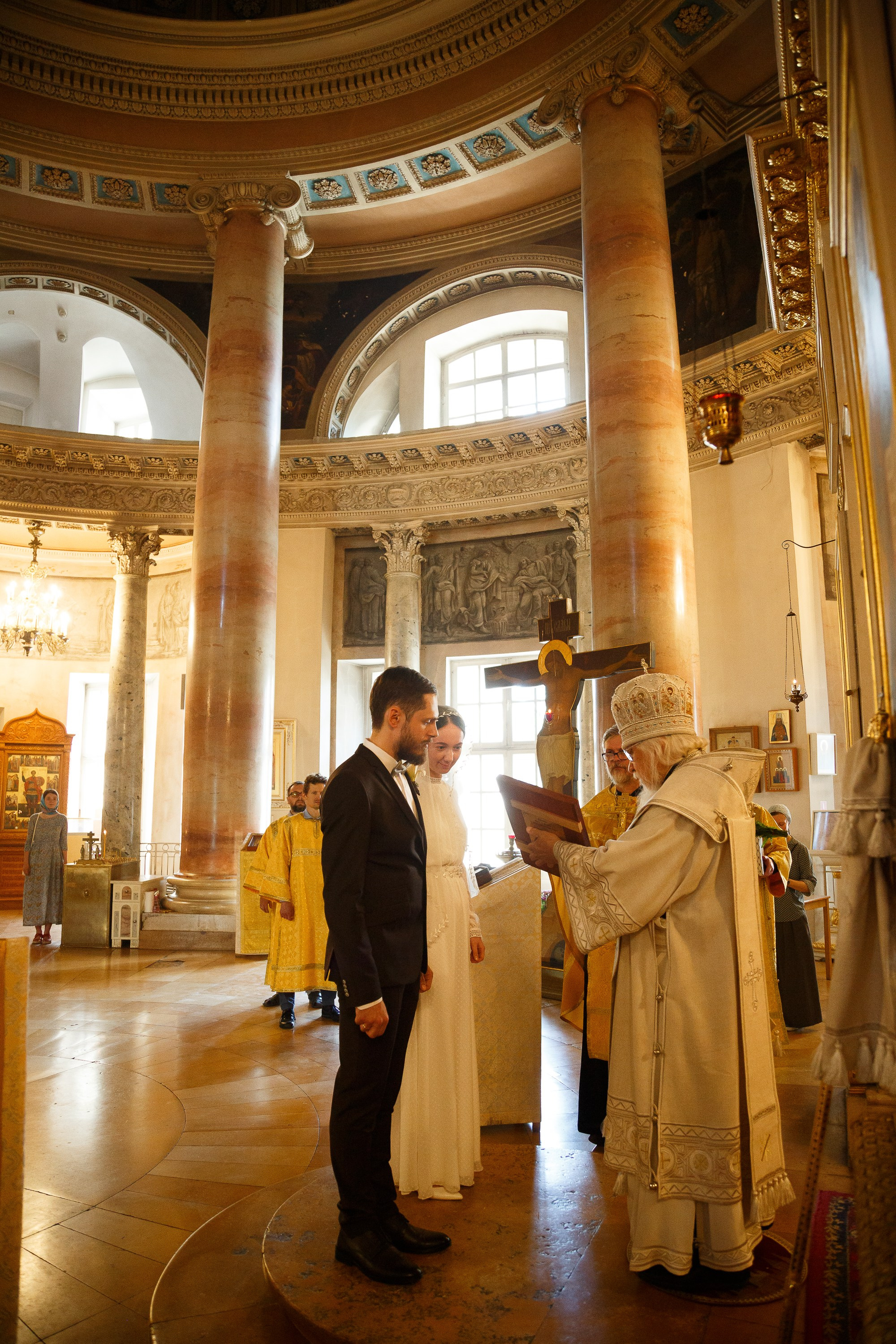 Венчание в храме святого благоверного царевича Димитрия при первой градской больнице г. Москвы.