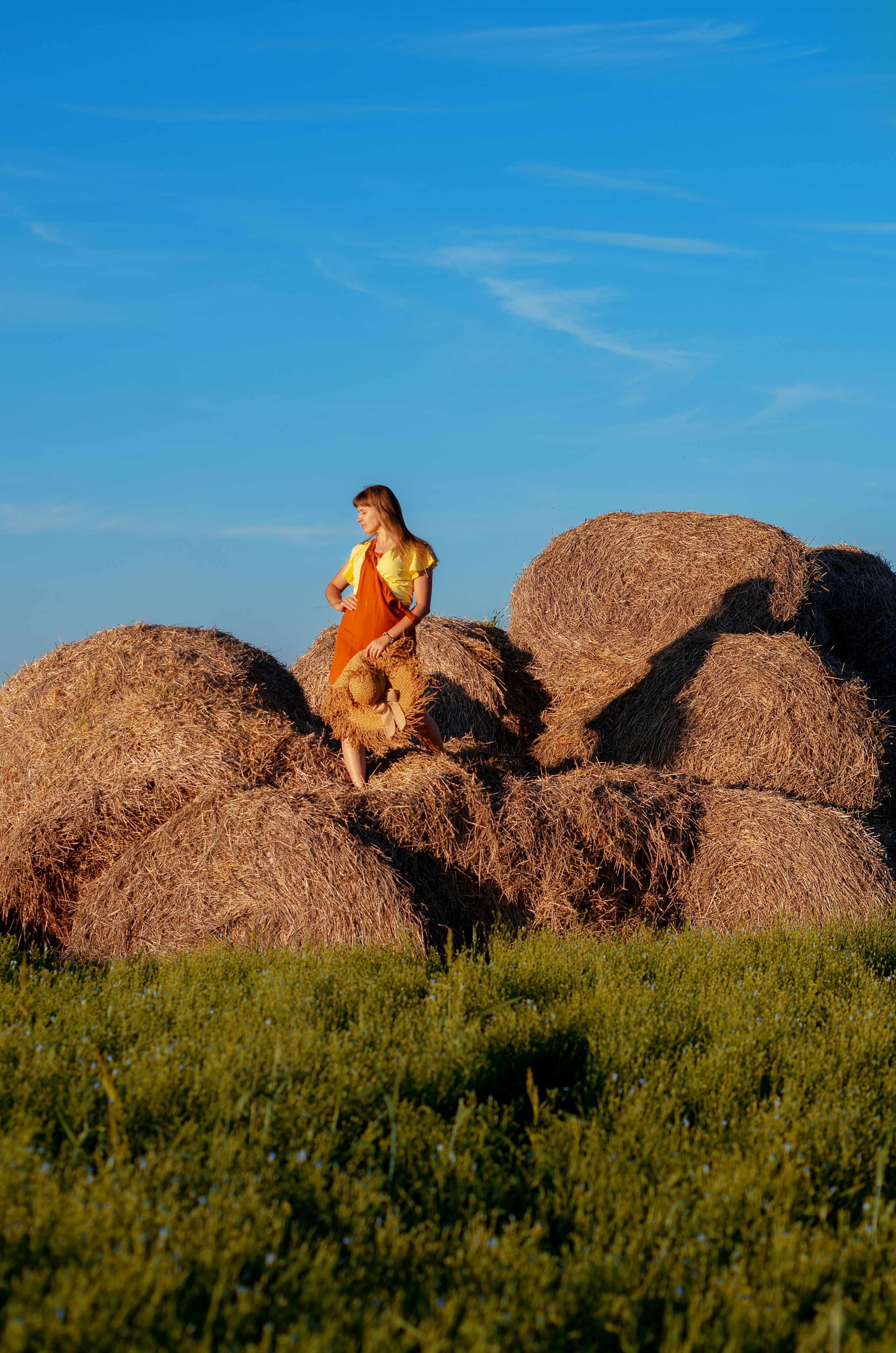 Лето: стога. Фотограф Марина Доглядная Челябинск фотосессии с лошадьми, мотоциклами