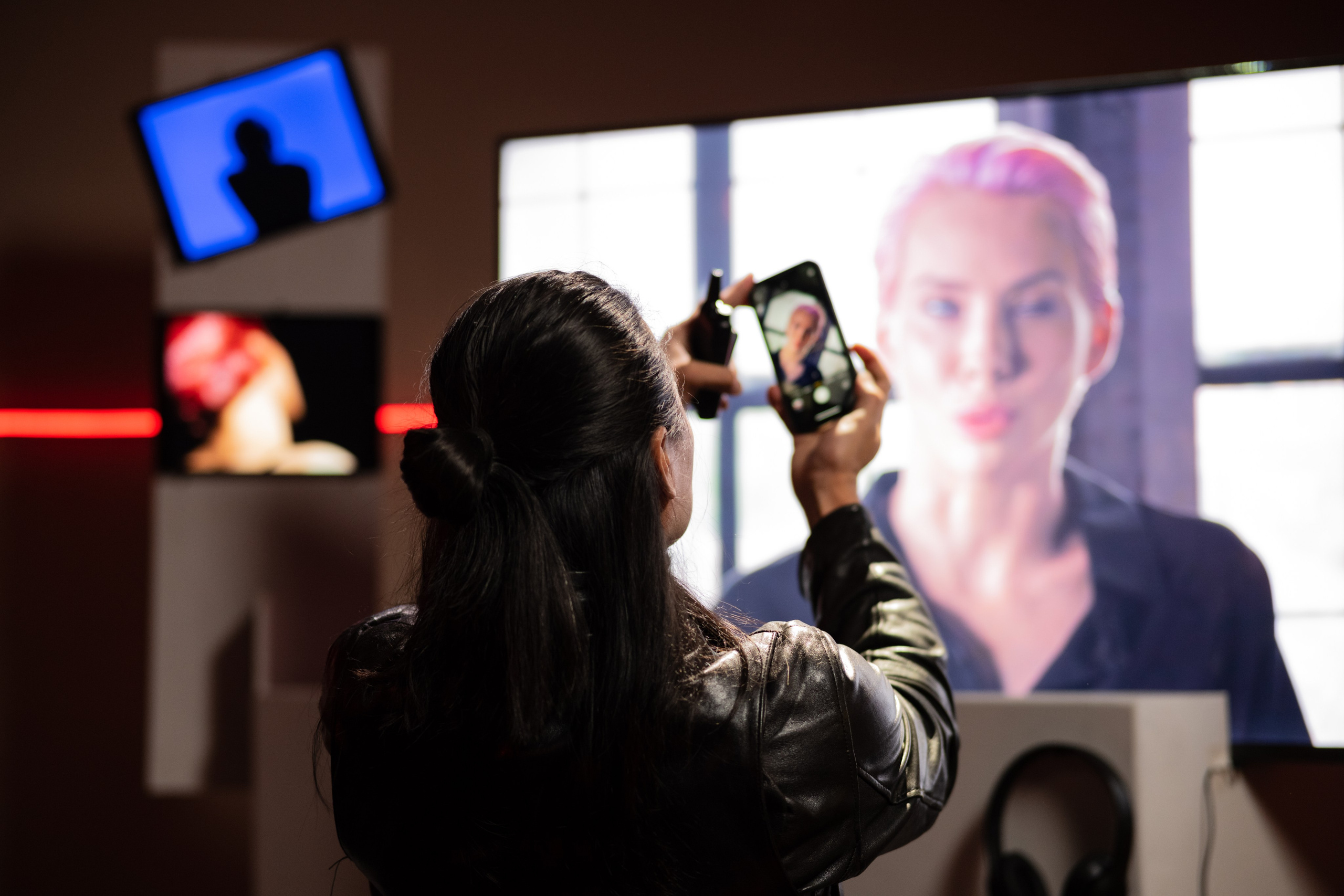 Фотограф Иван Саяпин - бэкстейдж с  площадки, где создавался сериал "Жвачка" для PREMIER