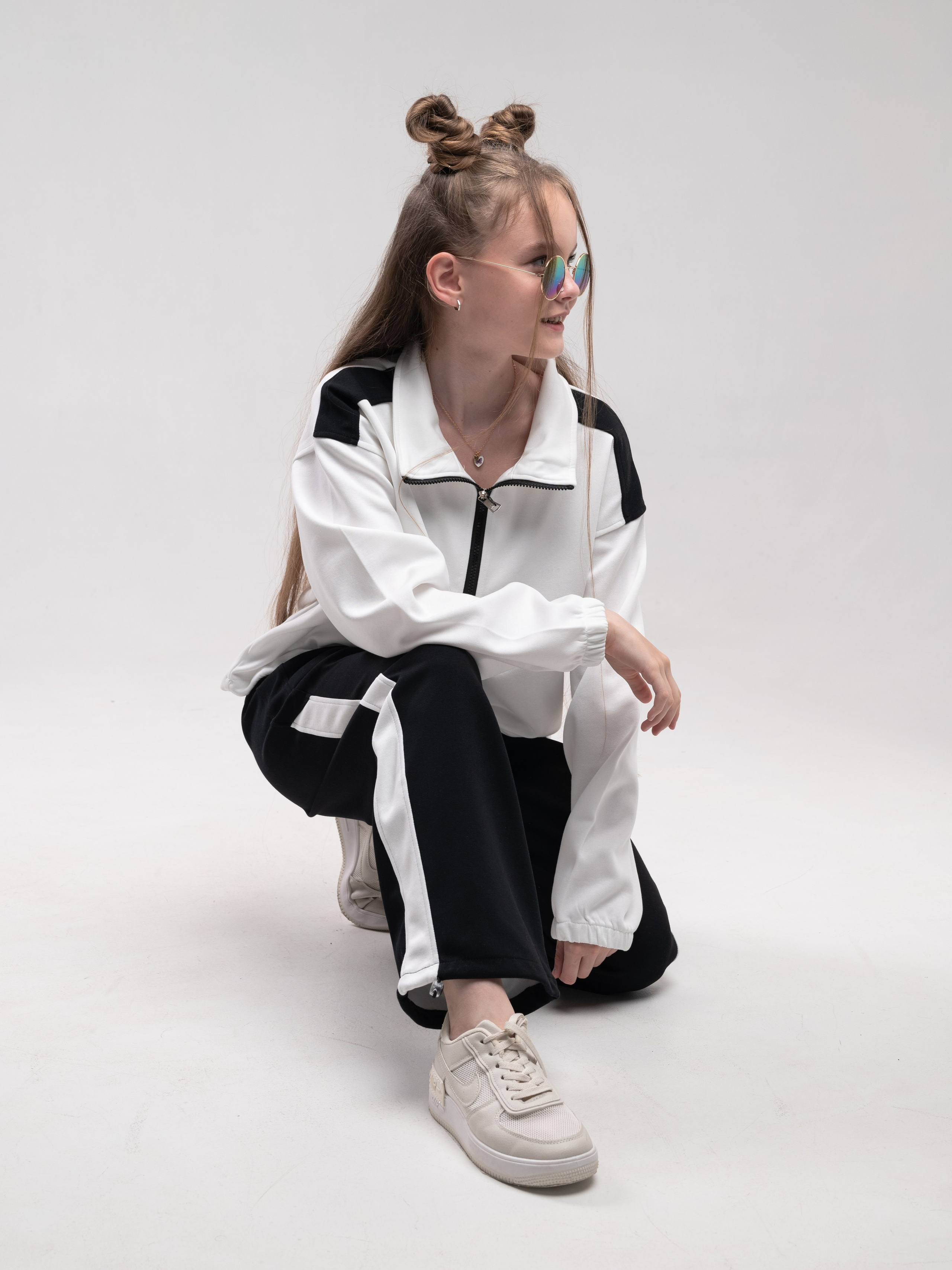 Костюмы для девочки. Предметный фотограф, фото для маркетплейсов Пятигорск, КМВ