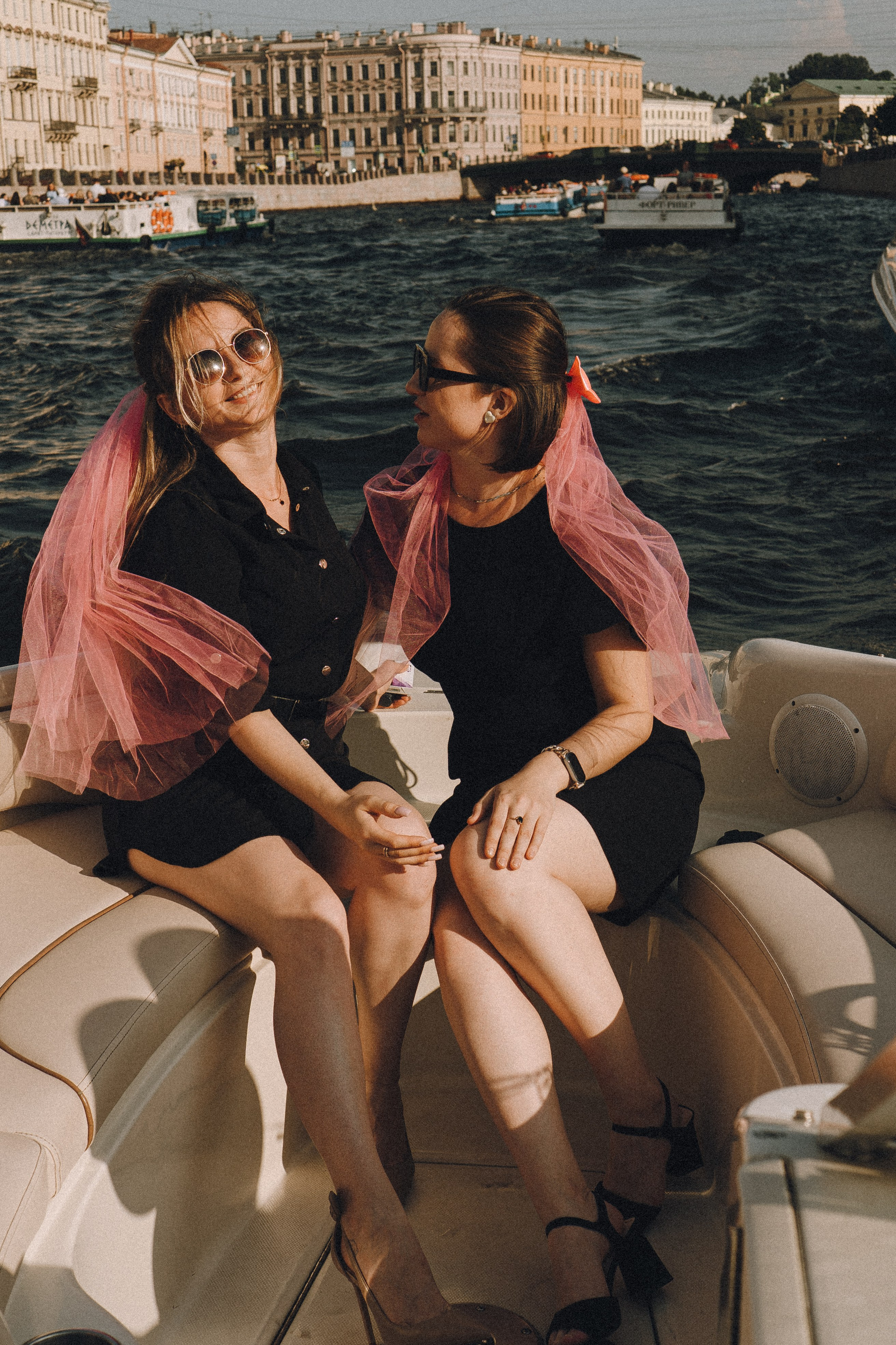 ДЕВИЧНИК НА КАТЕРЕ. Профессиональный фотограф, Санкт-Петербург — Виктория Богомолова