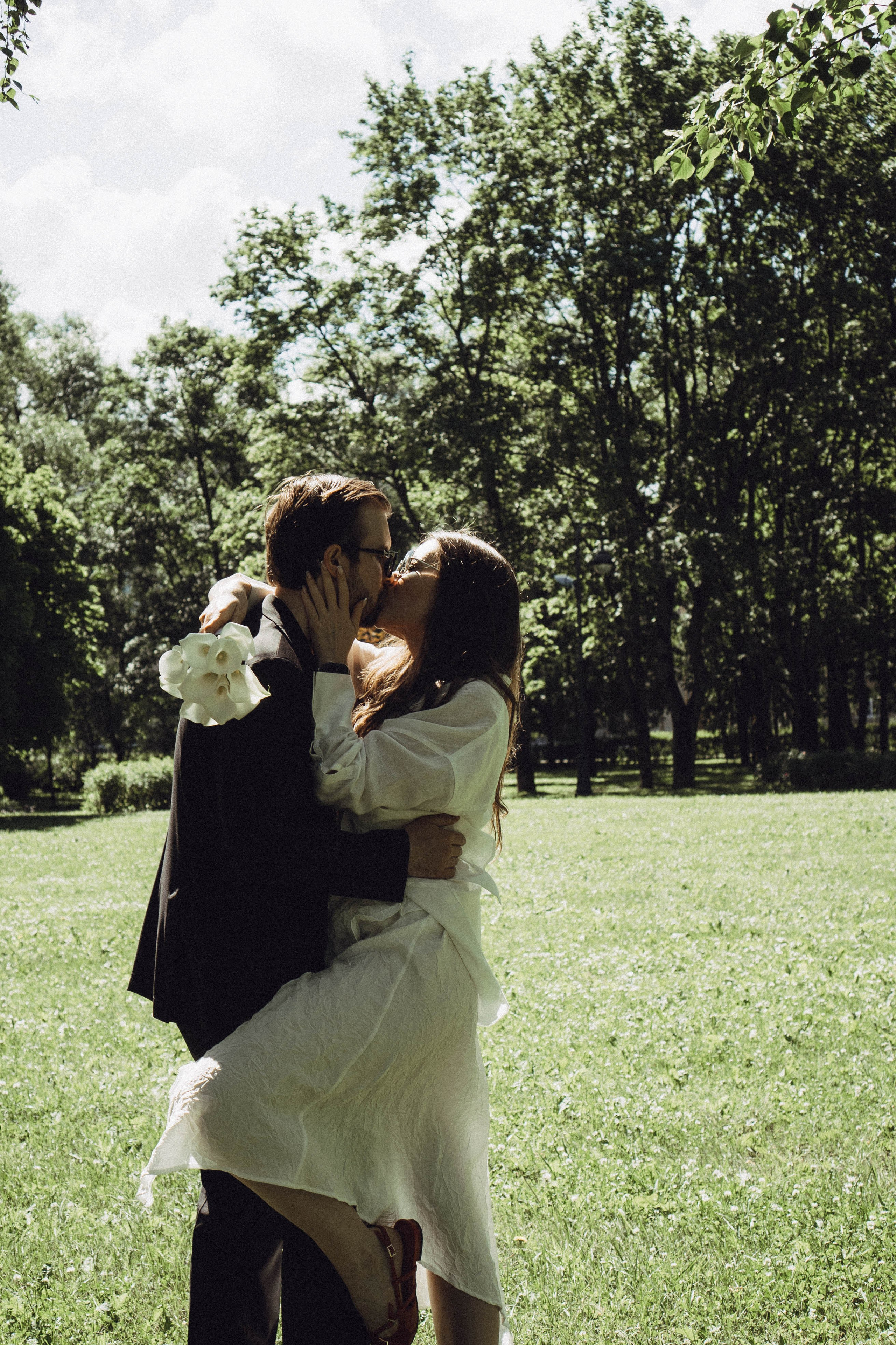 СВАДЕБНАЯ СЬЕМКА В ПАРКЕ ПОБЕДЫ И ПРОГУЛКА ПО МОСКОВСКОМУ ПРОСПЕКТУ. Профессиональный фотограф, Санкт-Петербург — Виктория Богомолова