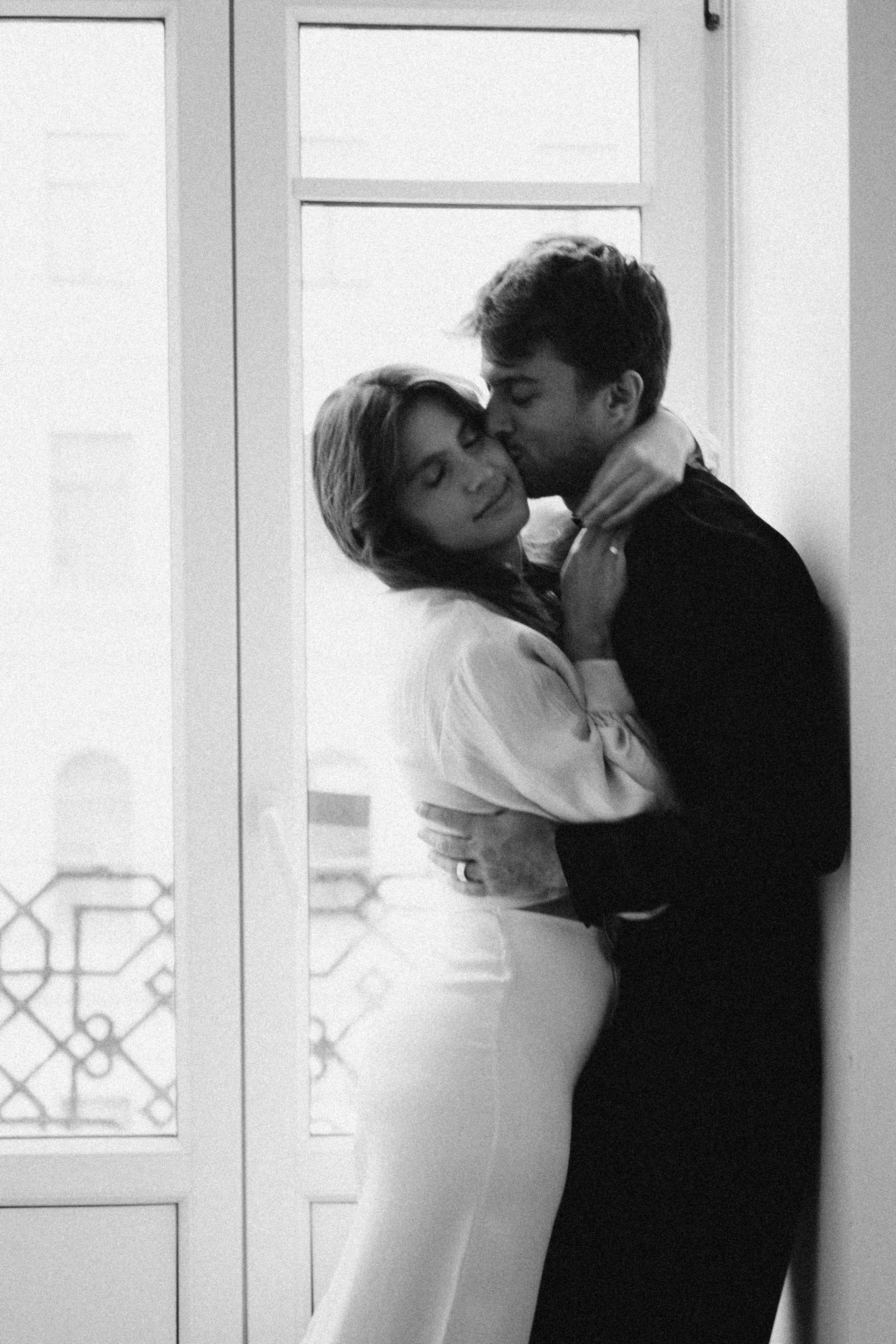 СБОРЫ ЖЕНИХА И НЕВЕСТЫ В УЮТНОЙ КВАРТИРЕ В ЦЕНТРЕ САНТК-ПЕТЕРБУРГА. Профессиональный фотограф, Санкт-Петербург — Виктория Богомолова