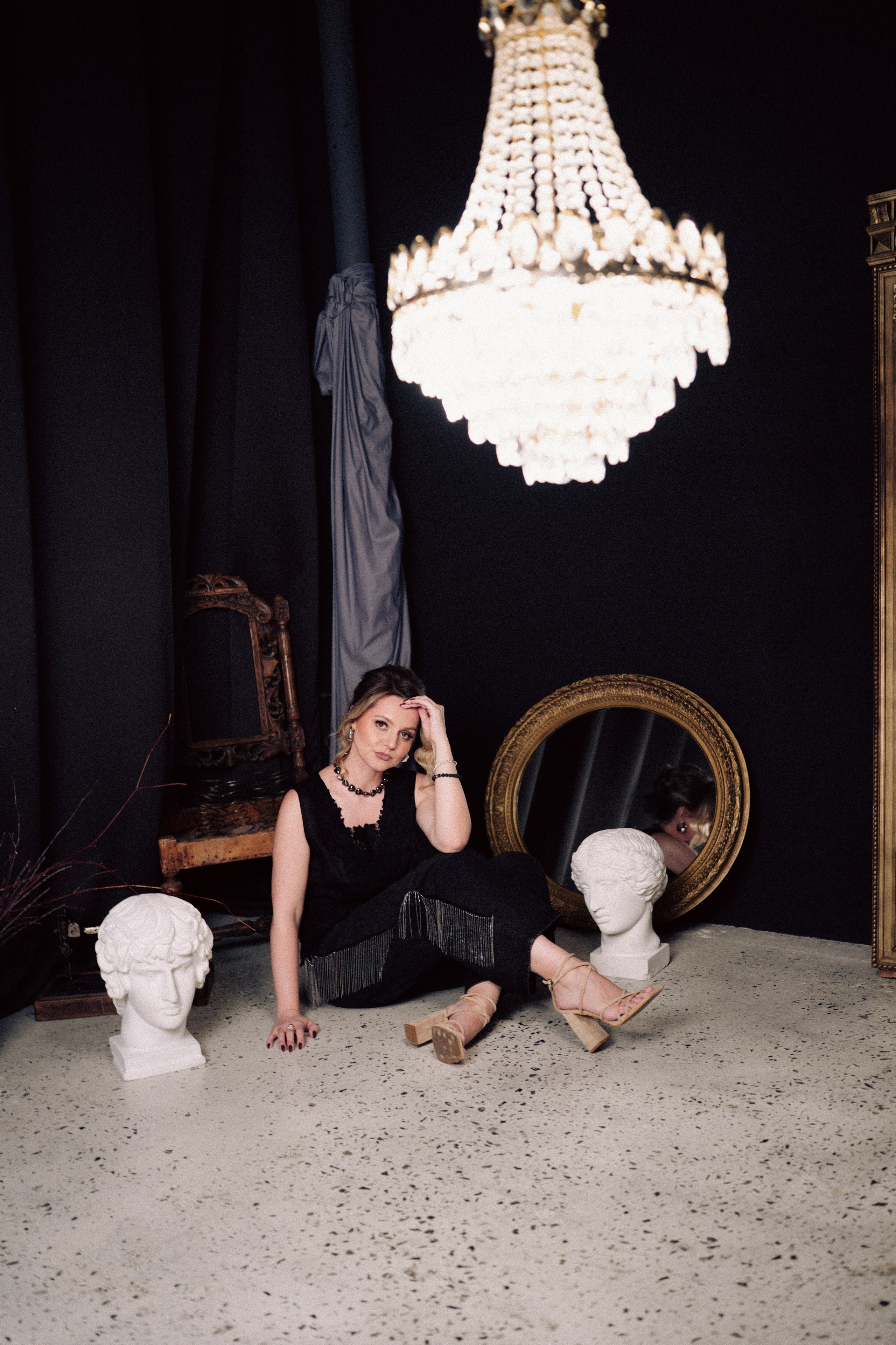 НОВОГОДНЯЯ ФОТОСЕСИИЯ В СТУДИИ ДЛЯ ДЕВУШКИ И ПРОГУЛКА ПО ЧЕРНЫШЕВСКОЙ. Профессиональный фотограф, Санкт-Петербург — Виктория Богомолова