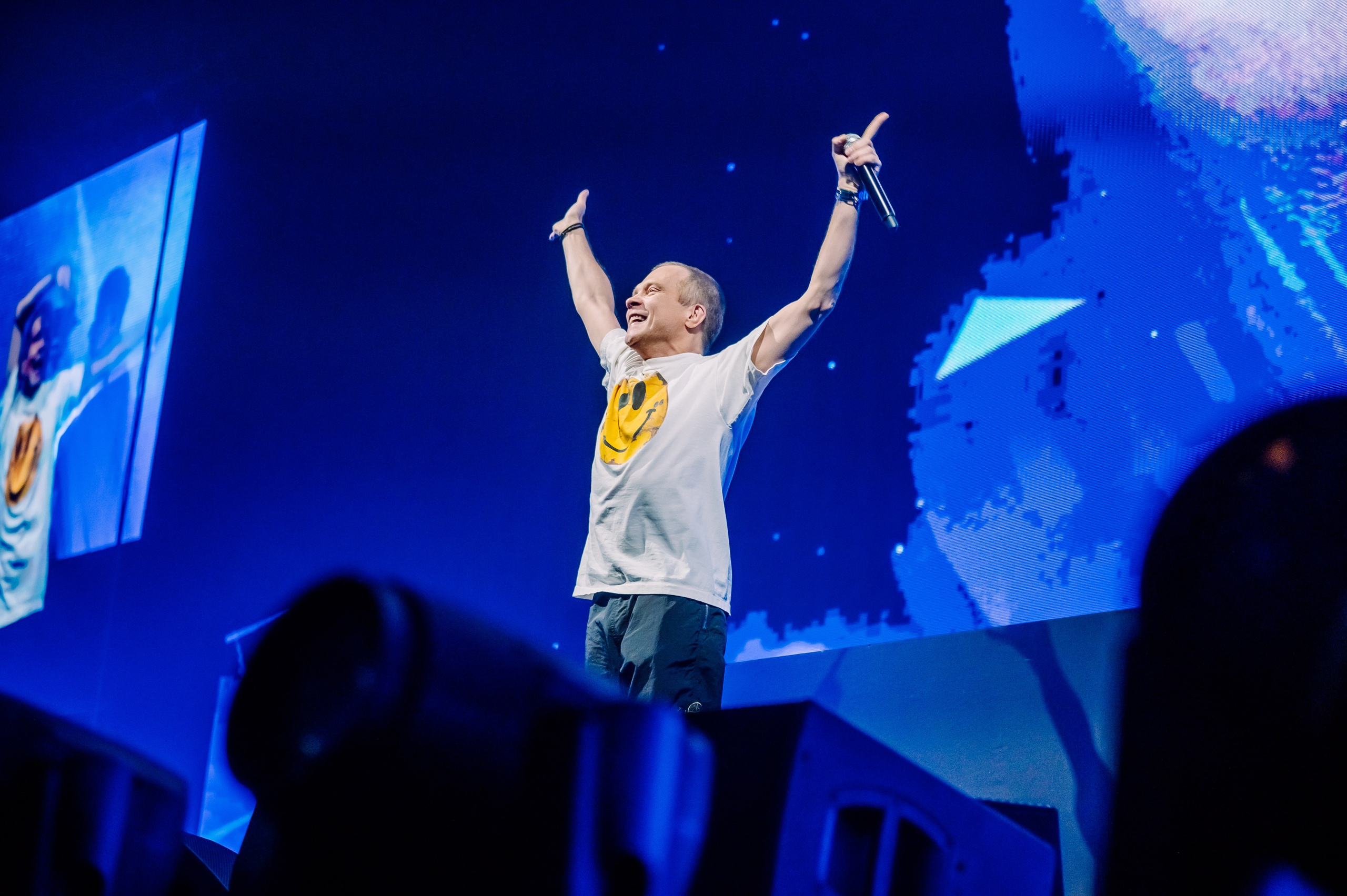 Руки вверх в Ледовом Дворце 15.11.2025. Детский фотограф, семейный фотограф и репортажи в Кемерово