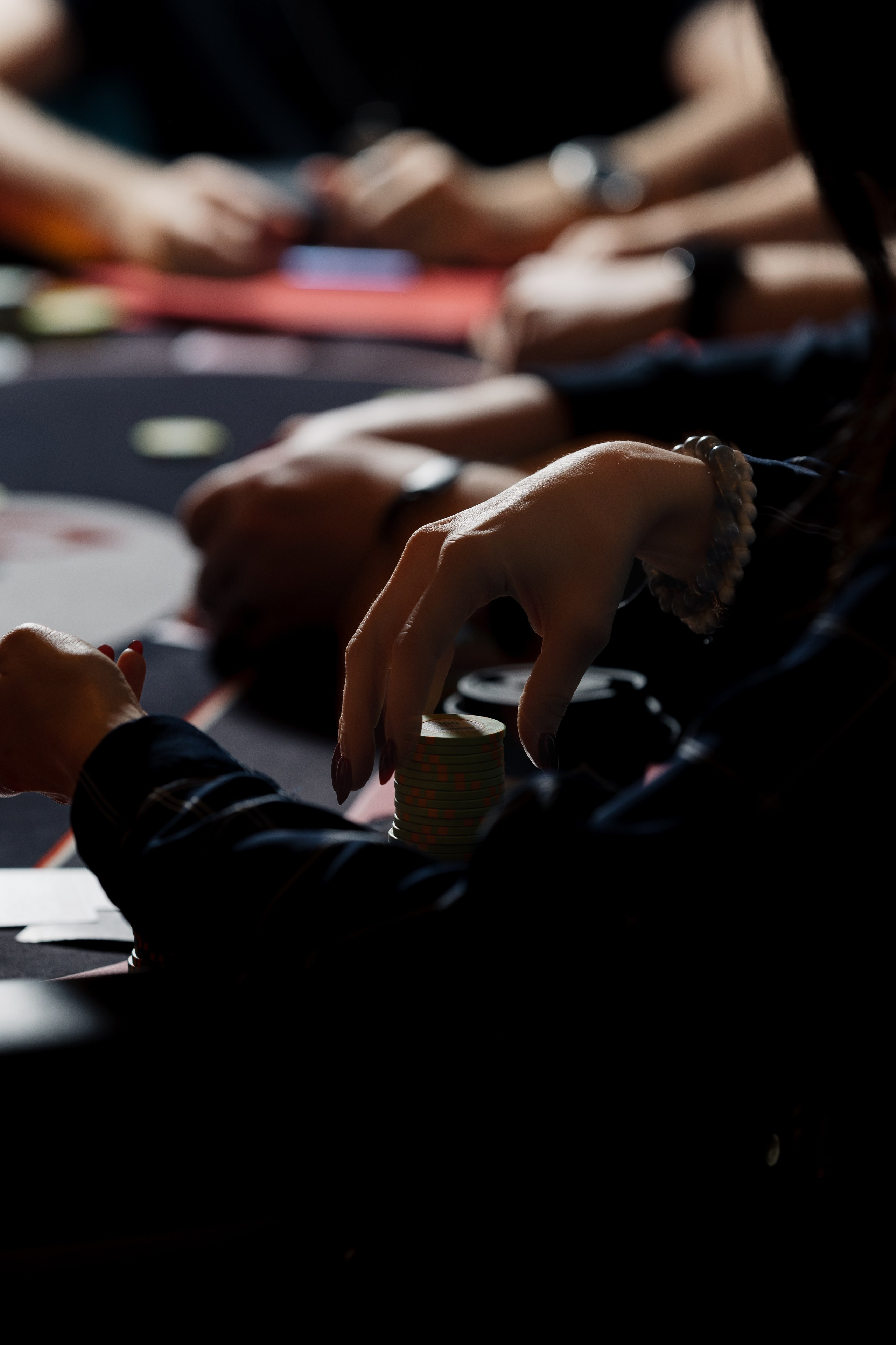 Люди играли в покер. Фотограф в Москве портреты | репортажи | спорт