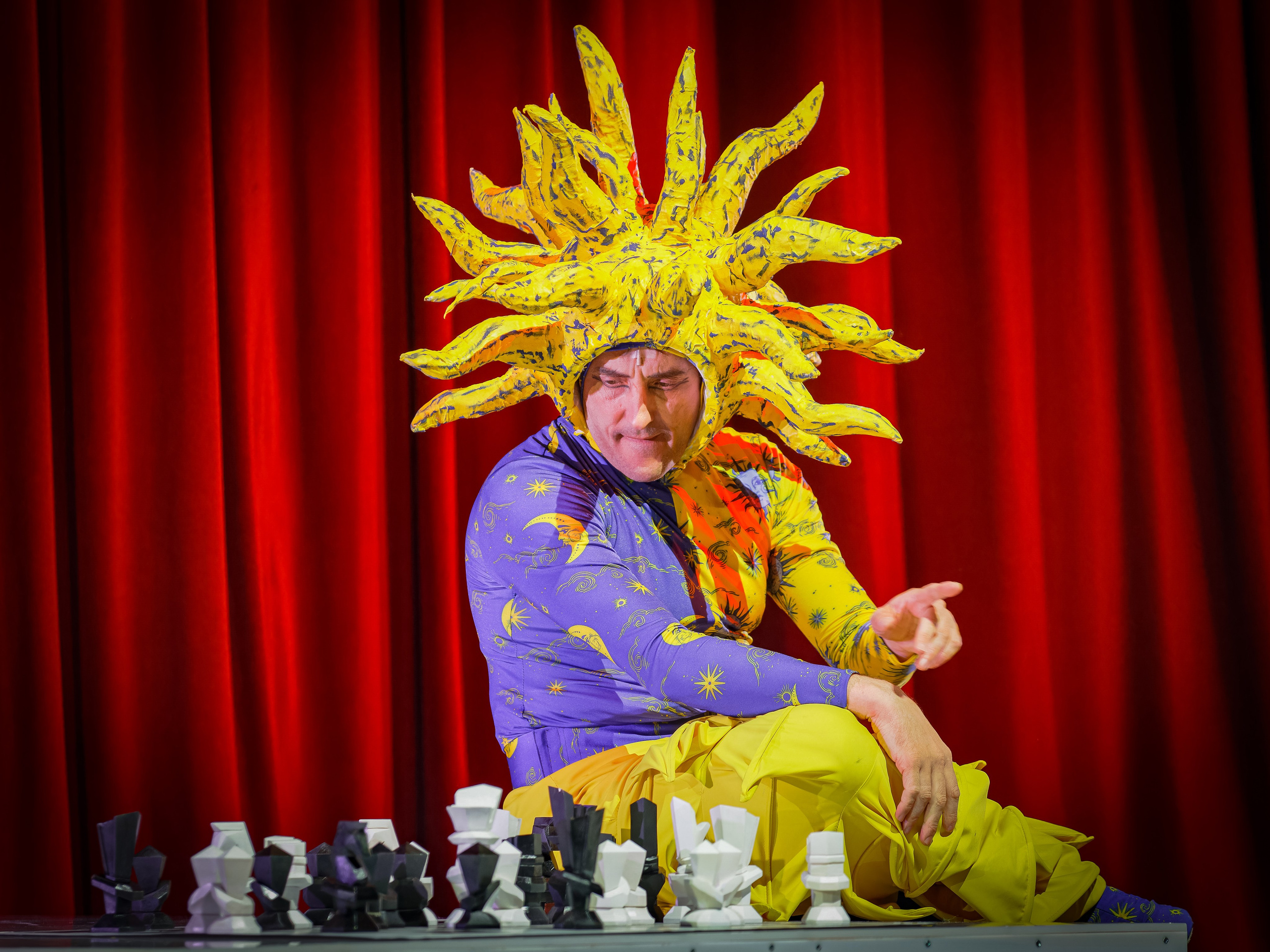 Любовь к трем апельсинам_Чехов Центр. Фотограф. г. Южно-Сахалинск. Олег Толстов