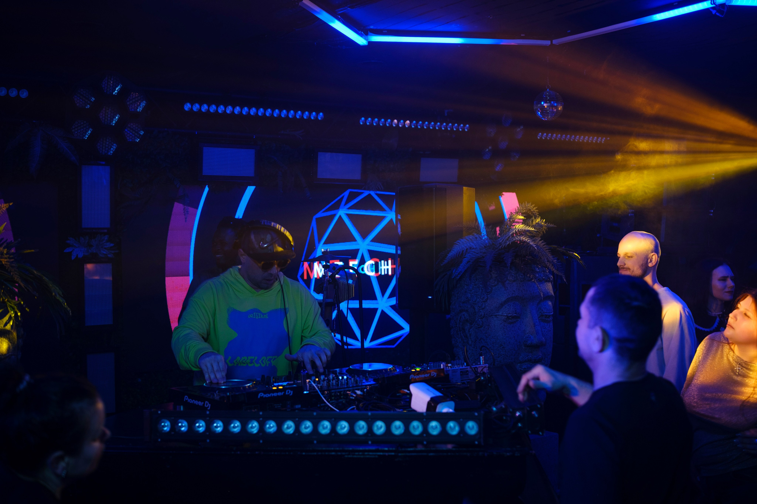 Embargo 2/03. Главная