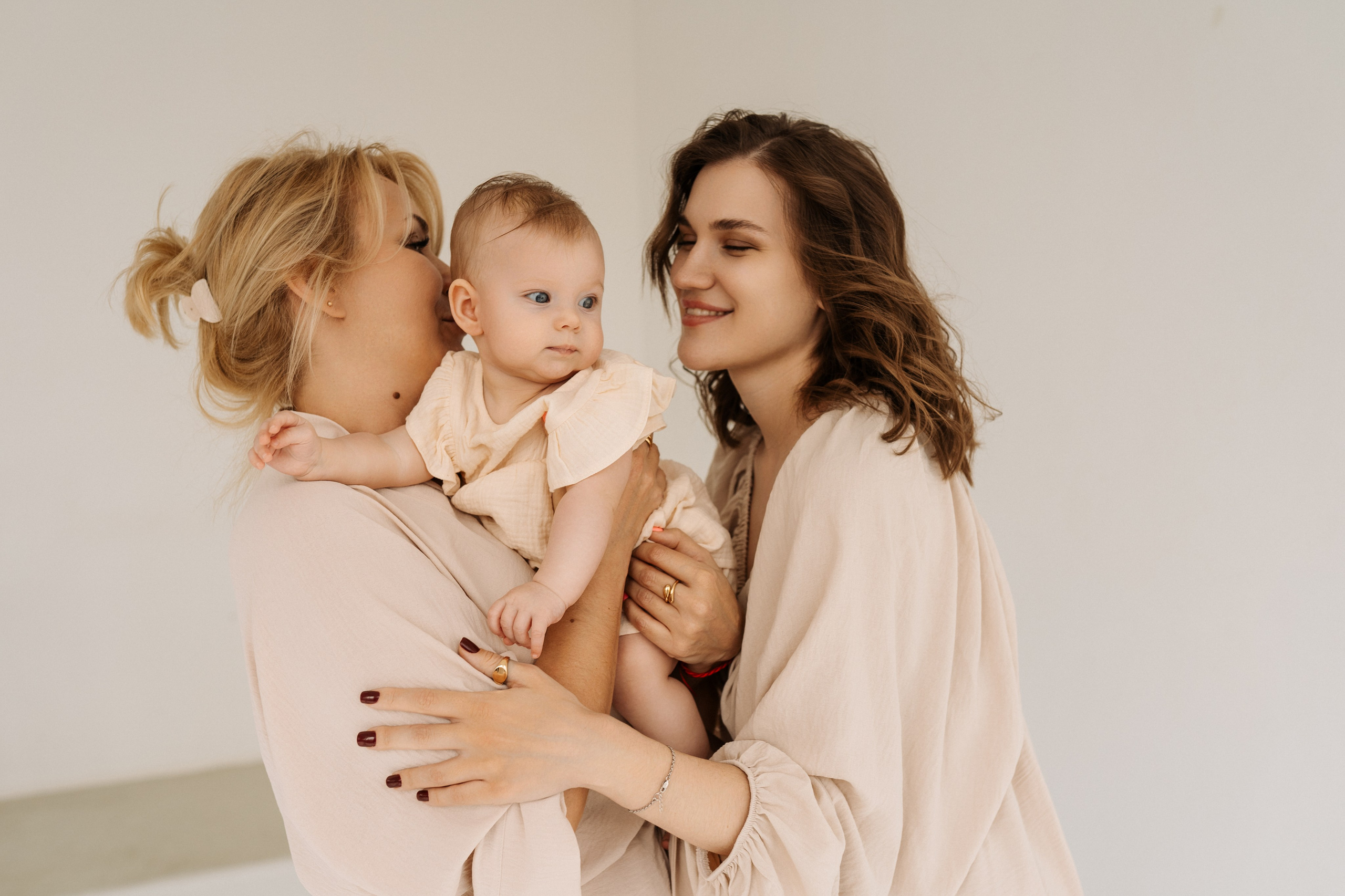 Семейная фотосессия в студии в Москве, семейный фотограф Анна Полушина. Свадебный фотограф в Москве Анна Полушина