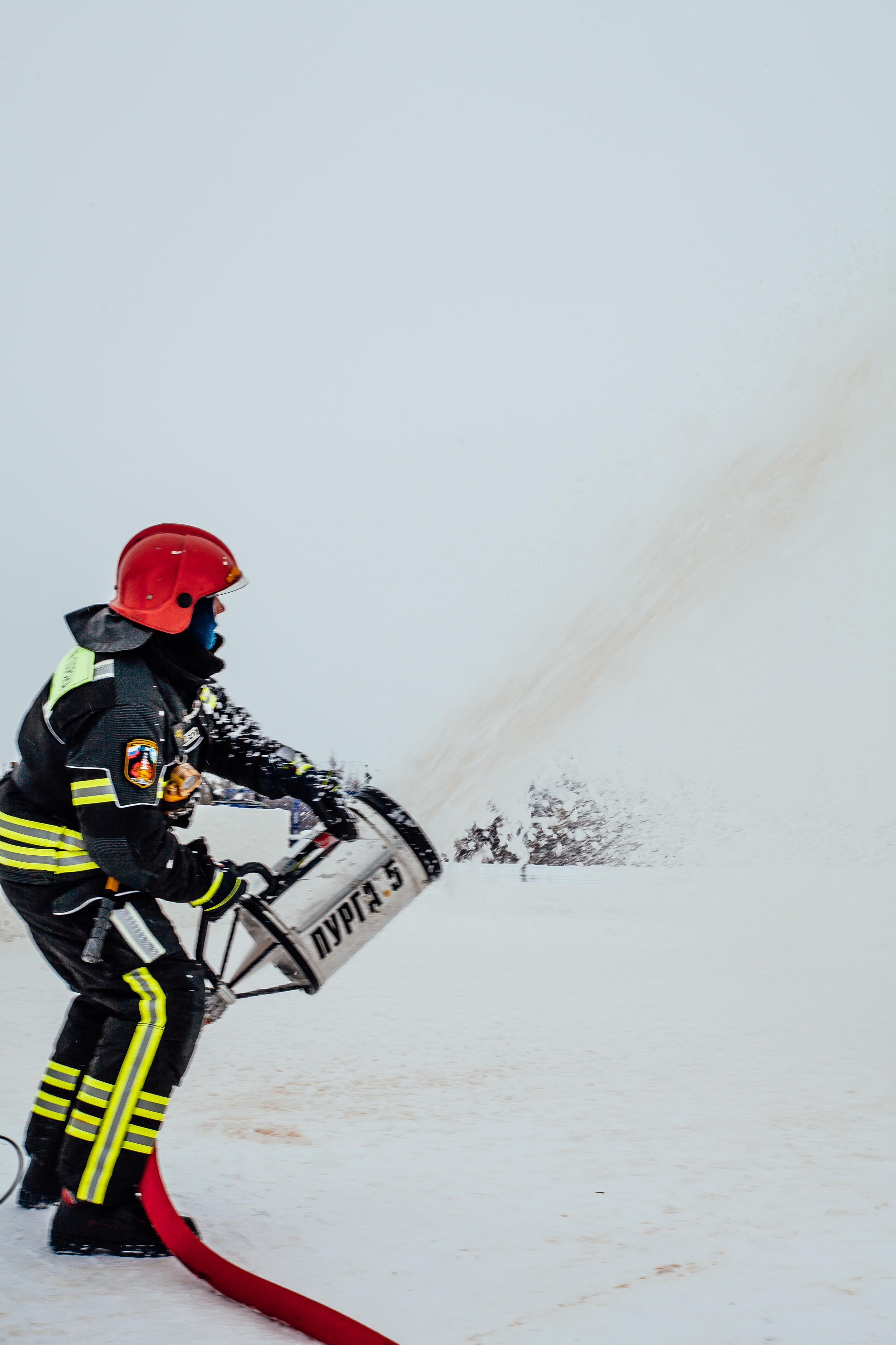 Пожарная охрана. Биоразлогаемая пена. РНГ. Пожар. Зимний пожар