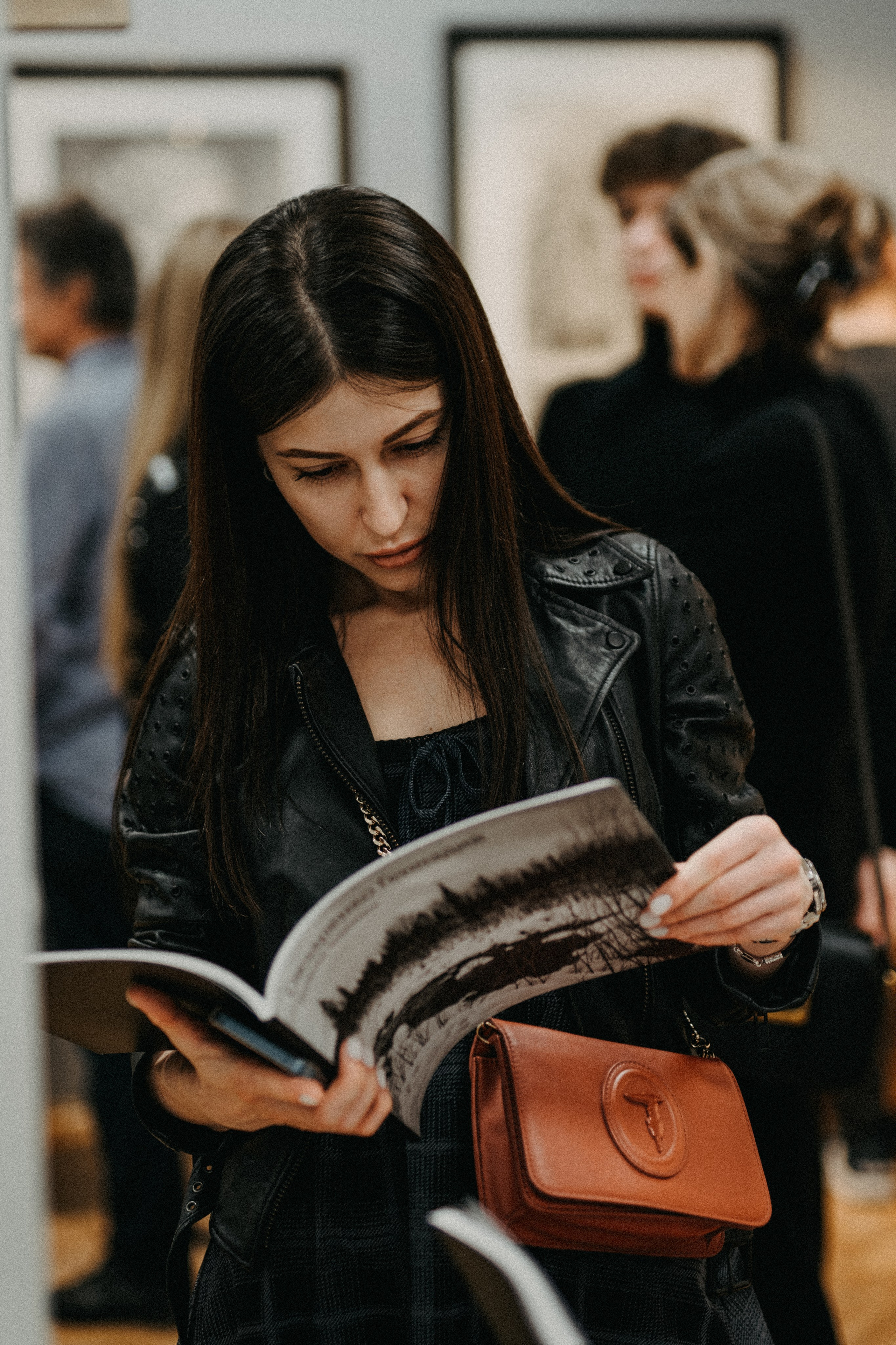ГРАФИЧЕСКИЙ ВАВИЛОН Геннадия Овчаренко. Reportage, architectural, fine art photographer Lena Melnikova in Moscow