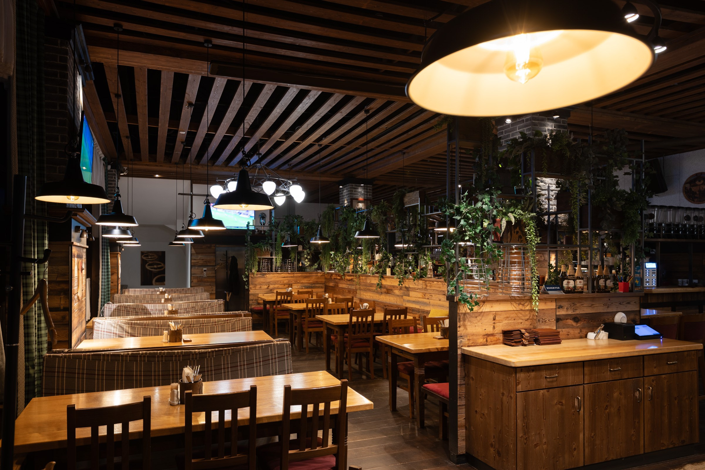 Съемка ресторана PAULANER в городе Краснодар. Архитектурный и интерьерный фотограф в Краснодаре | Дмитрий Демской