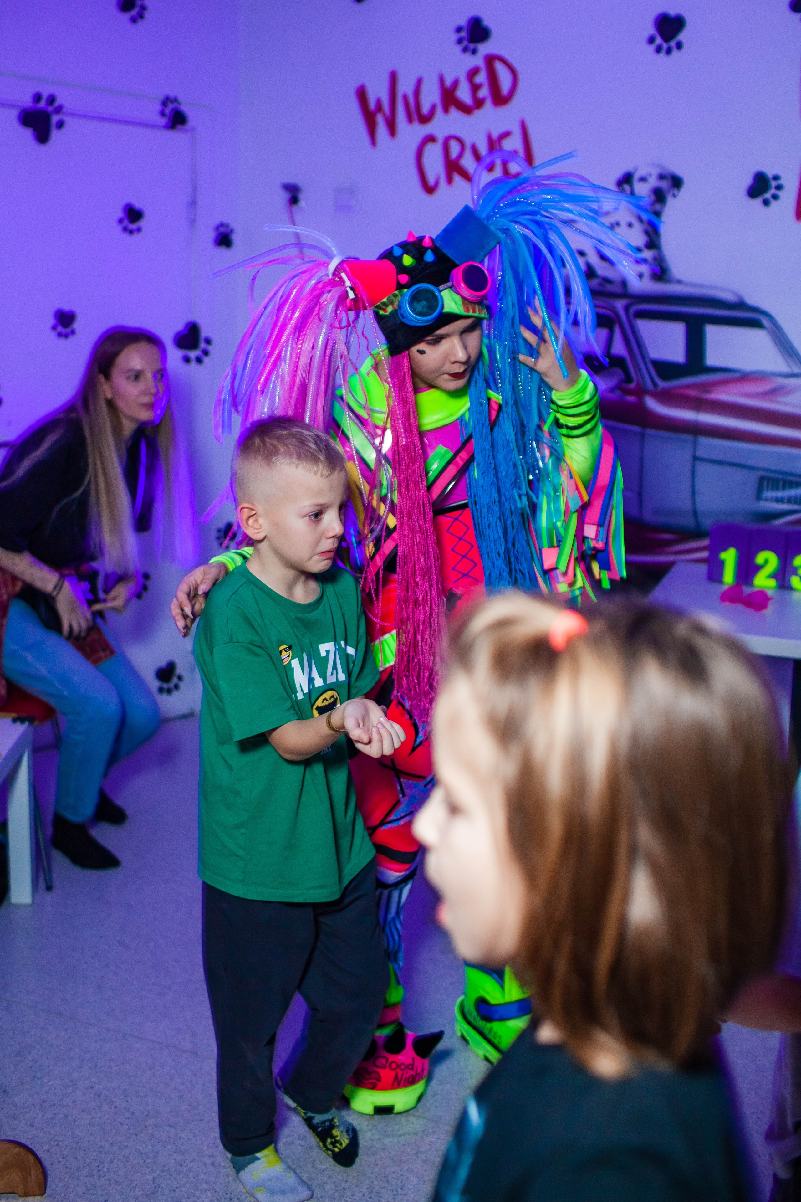 Неон Челендж День рождения Ярослава. Детский и семейный фотограф в Санкт-Петербурге Елизавета Сорокина