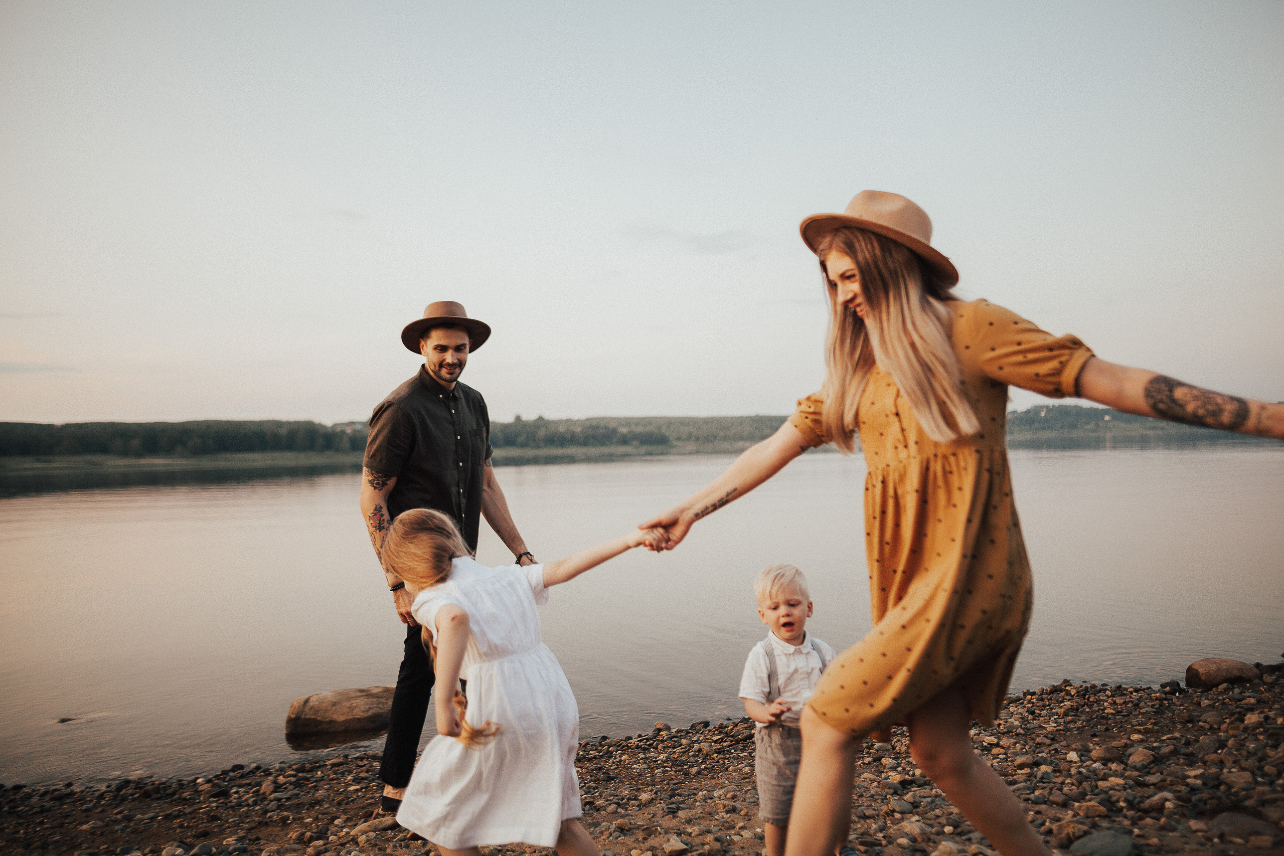 Виктория, Кирилл, Эмилия и Даниэль. Wedding photographers Tbilisi Georgia Alex and Polly