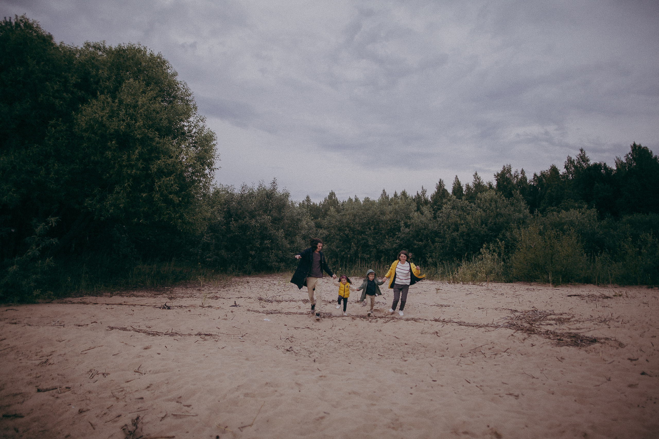 Племя Михайловых. Wedding photographers Tbilisi Georgia Alex and Polly