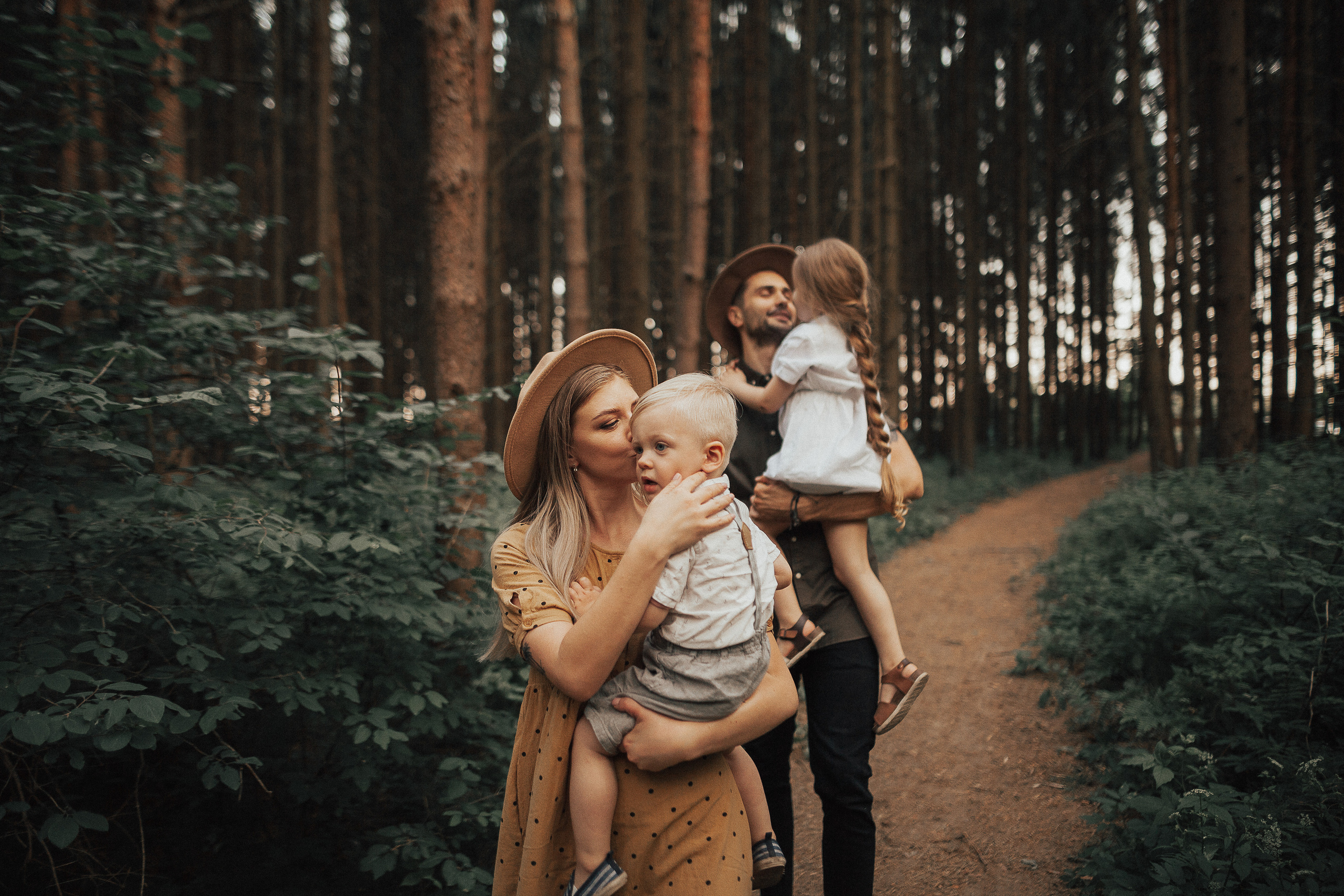 Виктория, Кирилл, Эмилия и Даниэль. Wedding photographers Tbilisi Georgia Alex and Polly