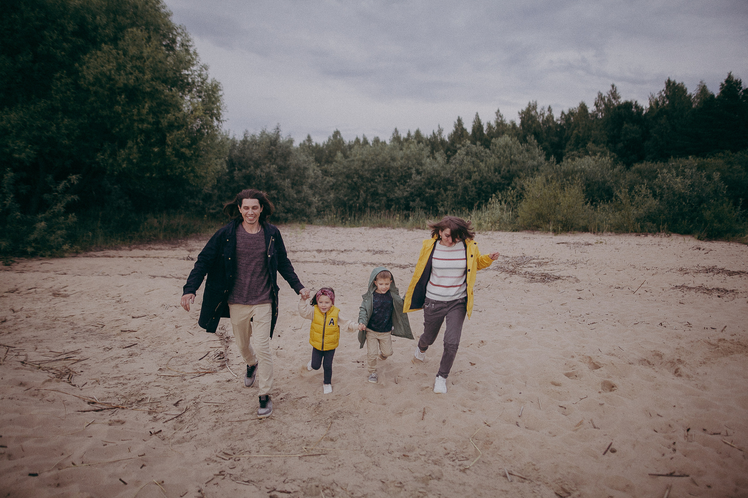 Племя Михайловых. Wedding photographers Tbilisi Georgia Alex and Polly