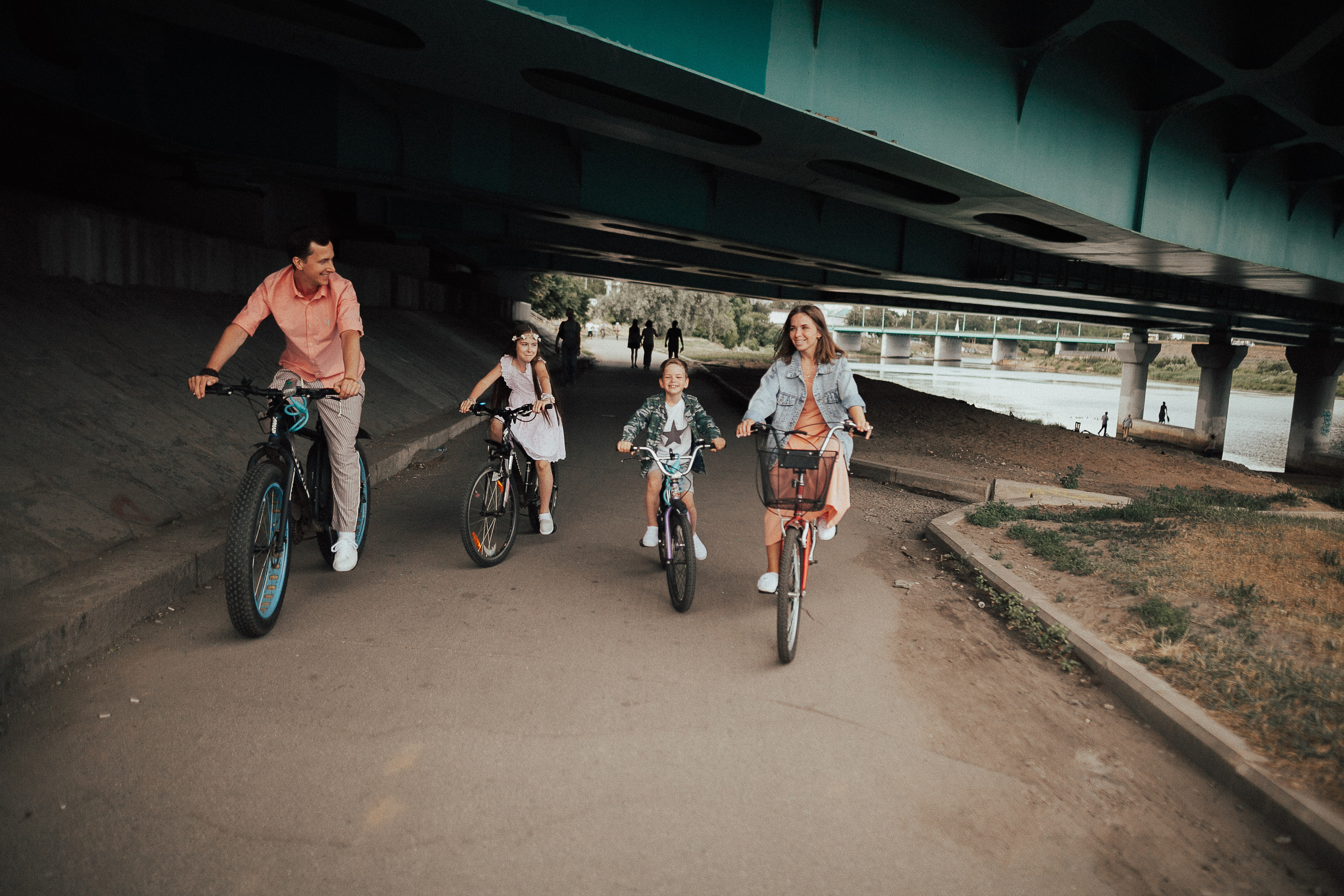 Настя, Илья, Поля и Лев. Wedding photographers Tbilisi Georgia Alex and Polly