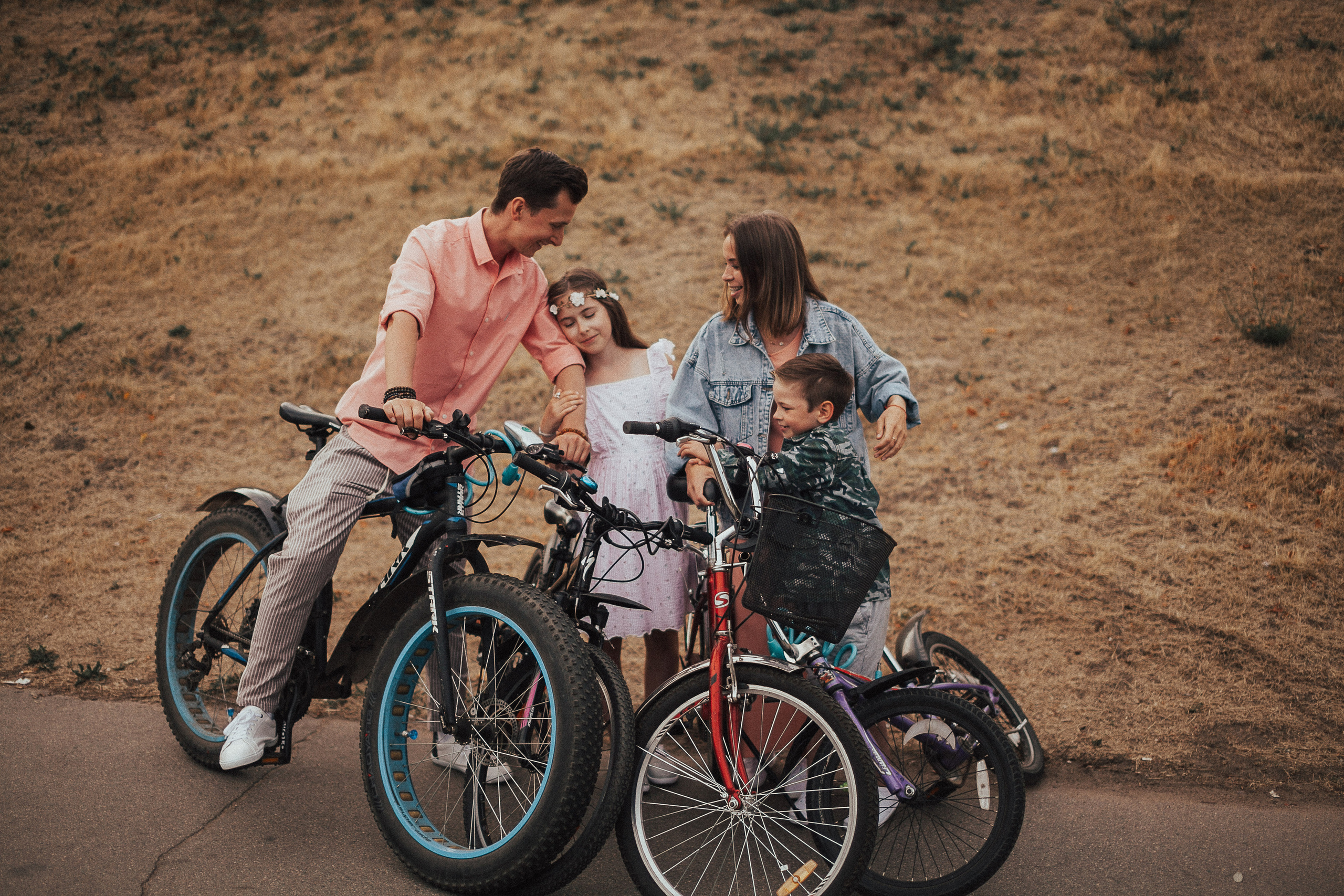 Настя, Илья, Поля и Лев. Wedding photographers Tbilisi Georgia Alex and Polly