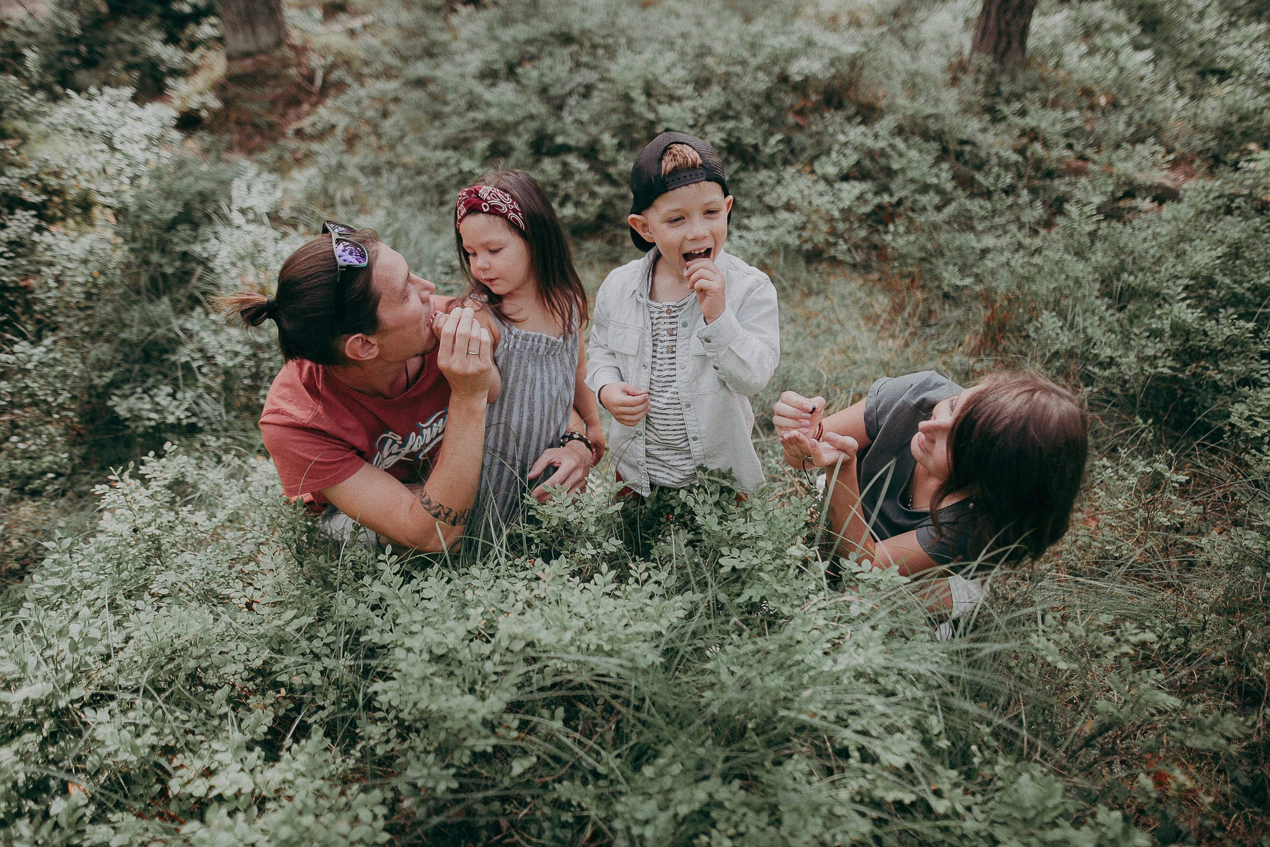 Племя Михайловых. Wedding photographers Tbilisi Georgia Alex and Polly