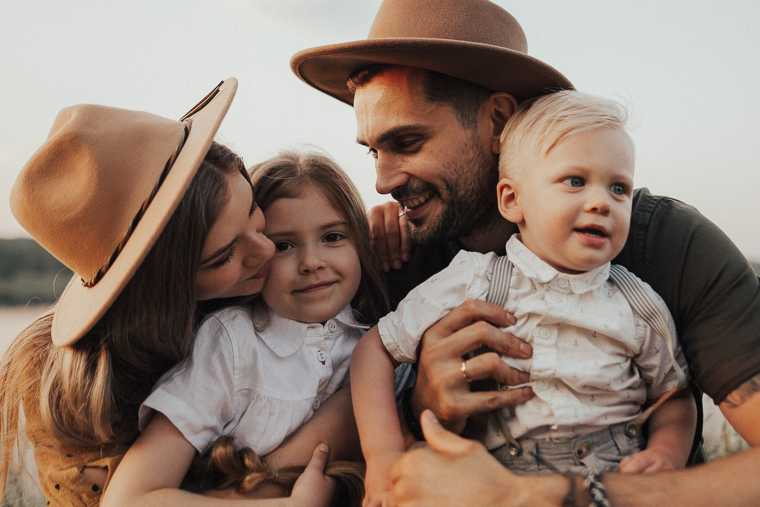 Виктория, Кирилл, Эмилия и Даниэль. Wedding photographers Tbilisi Georgia Alex and Polly