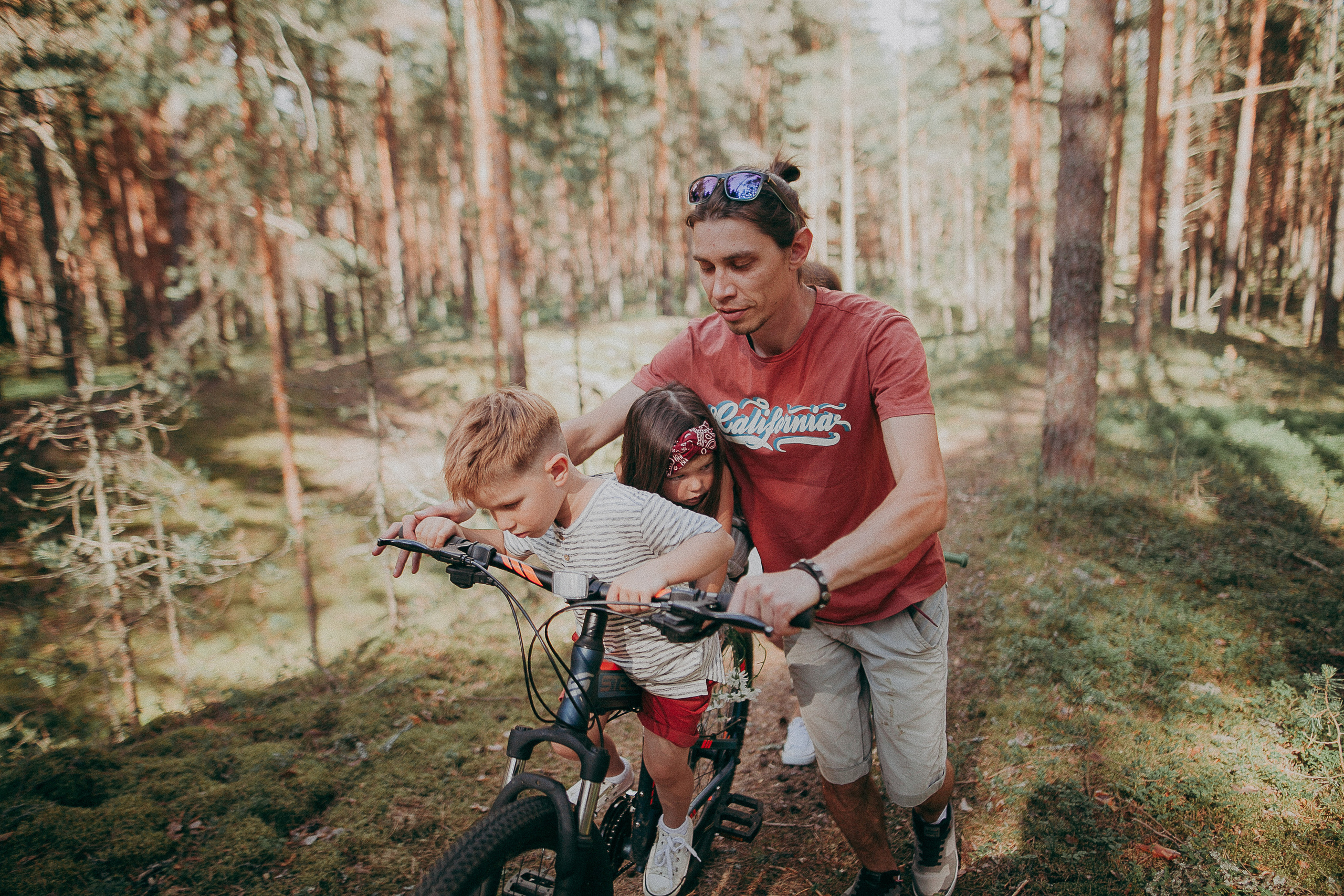 Племя Михайловых. Wedding photographers Tbilisi Georgia Alex and Polly