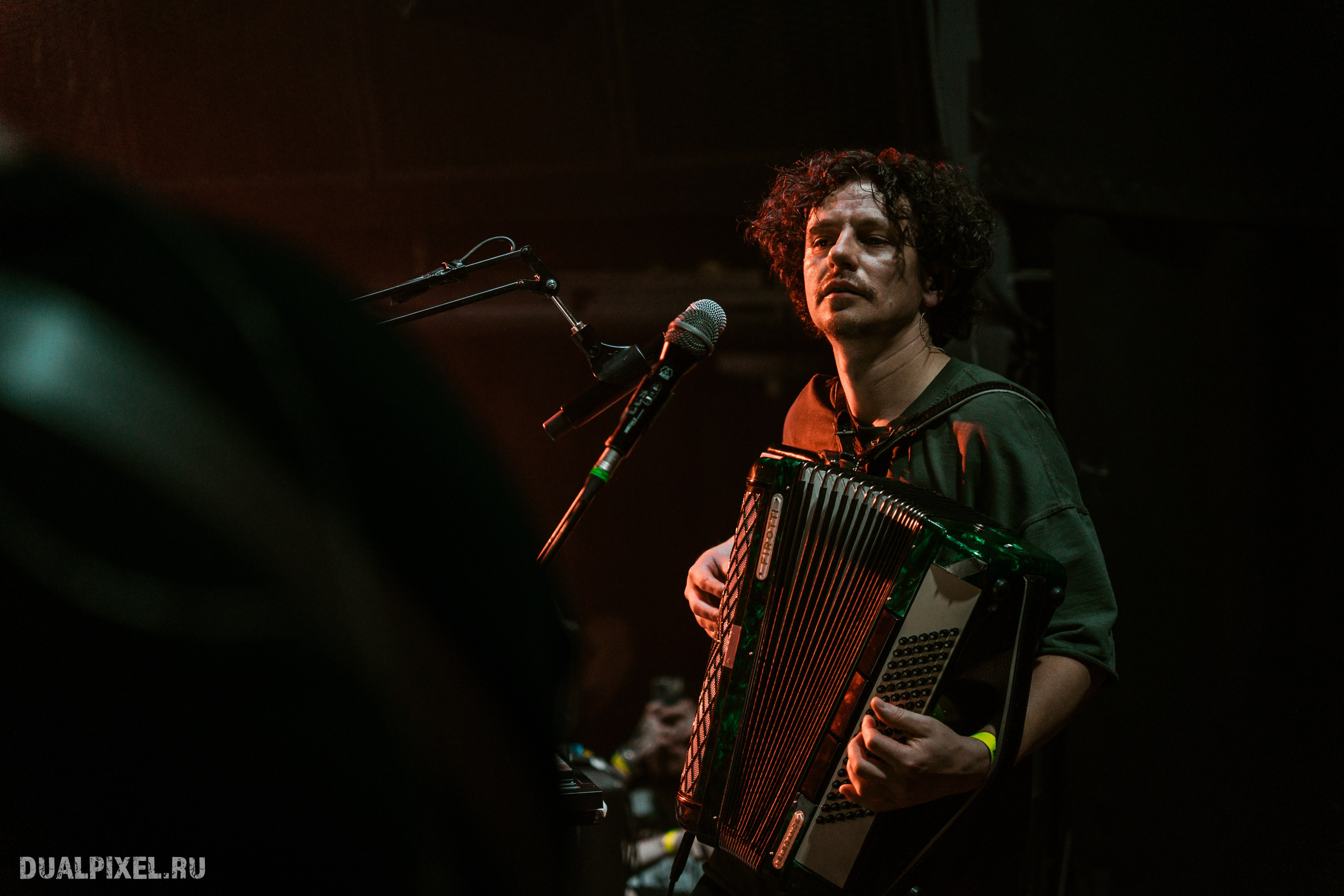 DenDerty концерт в Москве 30.03.2025. Магия музыки в кадре: Концертная Фотография