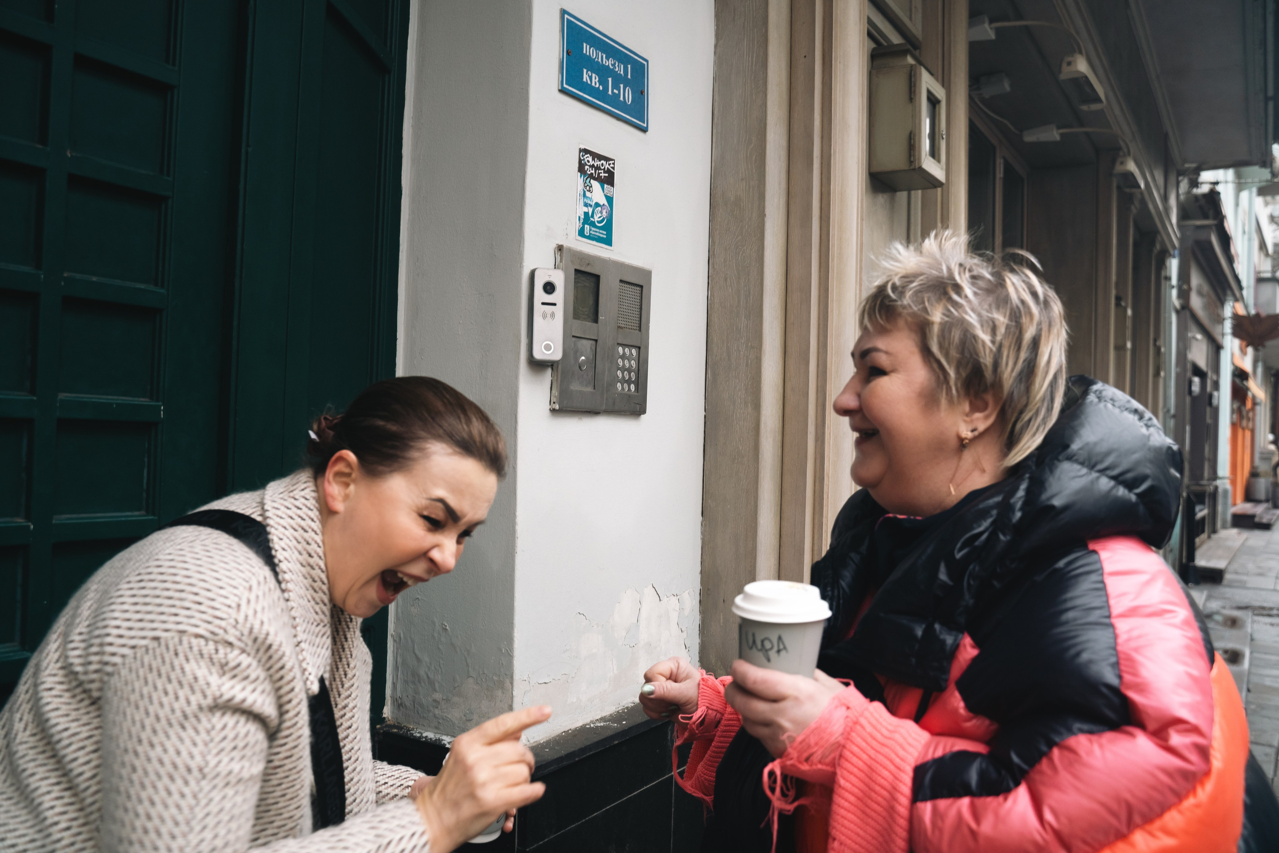 FRIENDS story Надежда + Ирина. Контент фотограф в Москве Кулич Настя