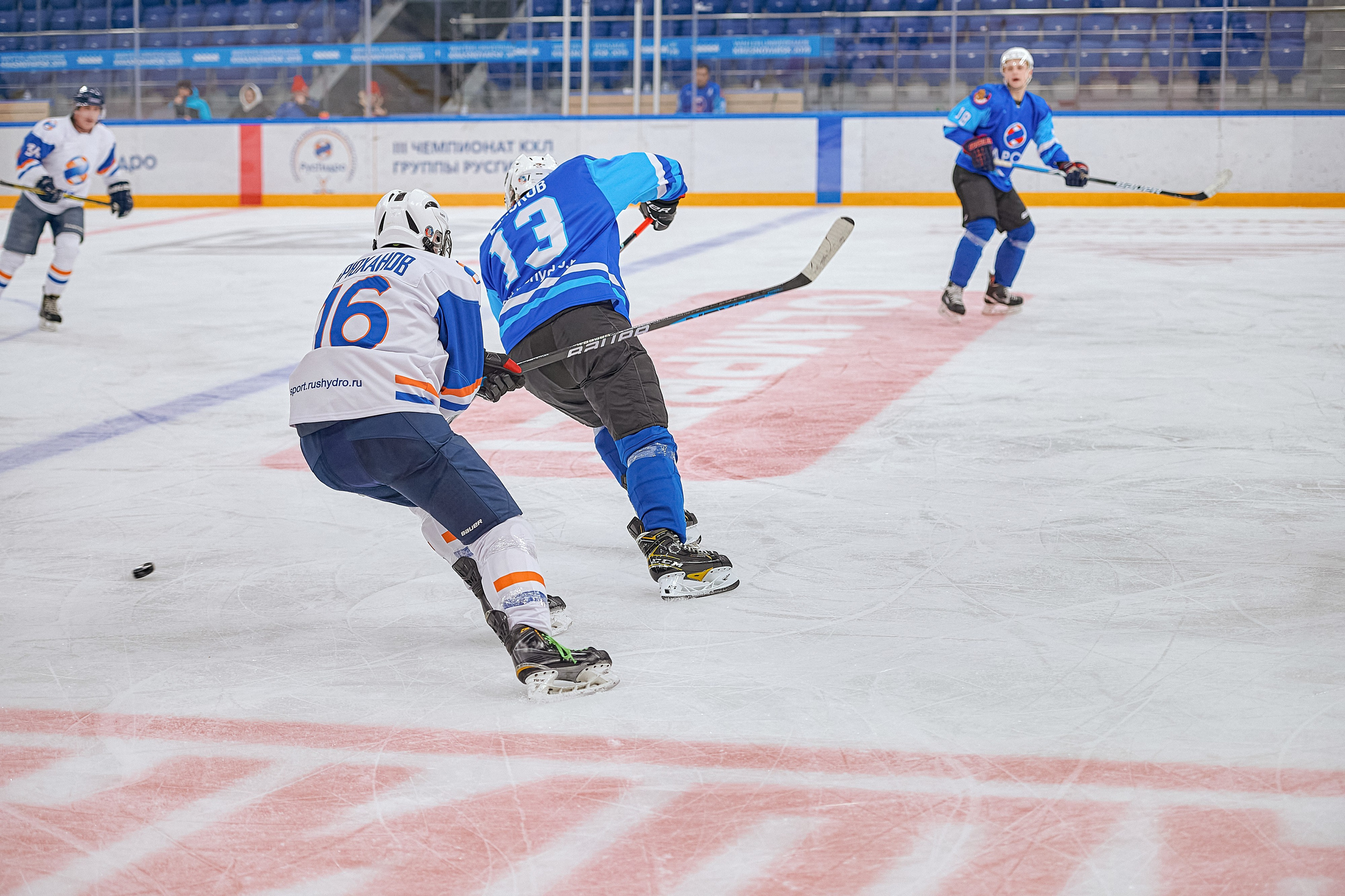 Портфолио репортажной фотосъёмки: Кристалл арена — Хоккей — РусГидро. Фотограф Яковлев Роман — Красноярск