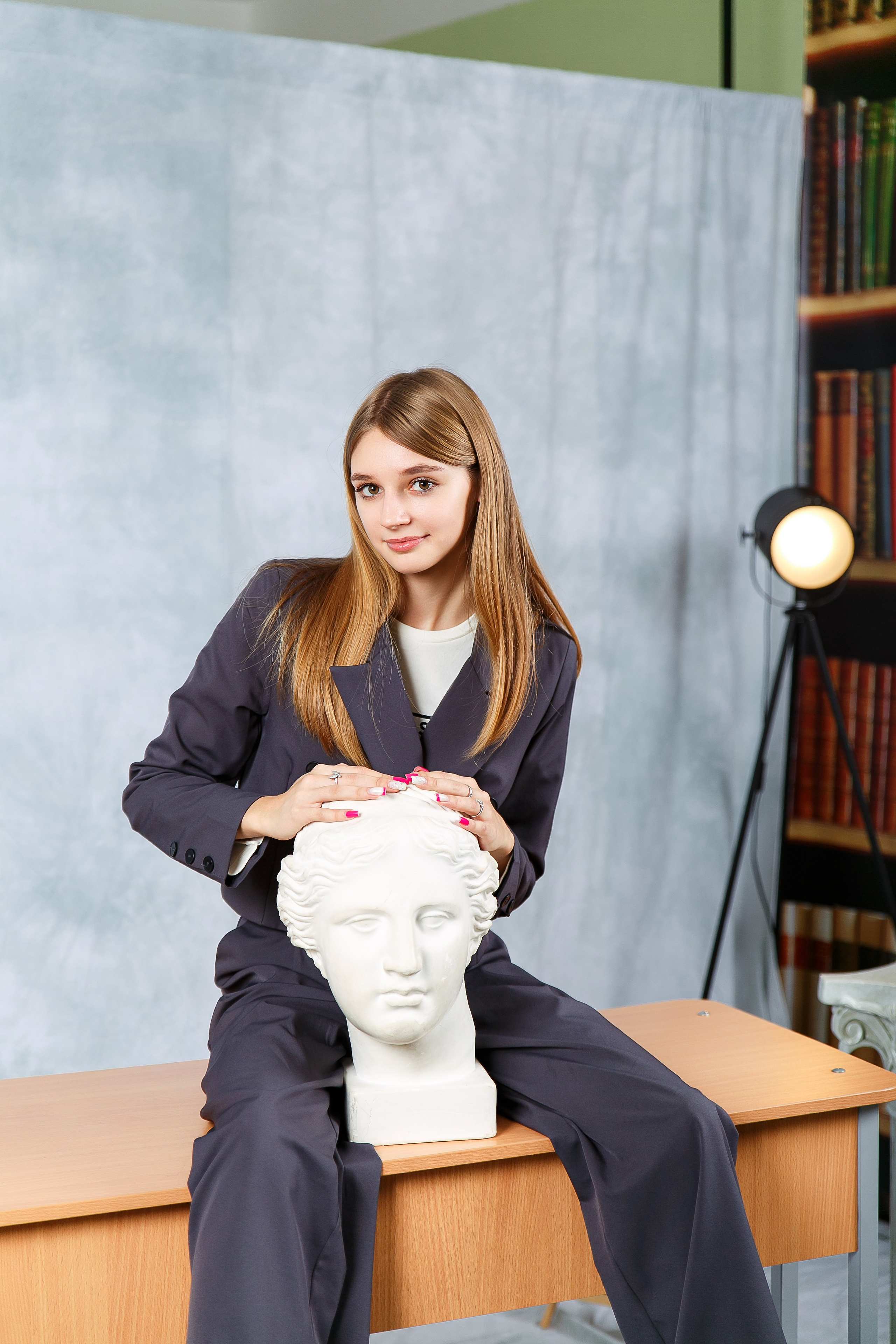 ОДНОТОННЫЙ ФОТОФОН. Выпускные альбомы в Донецке и ДНР. Фотограф Донецк и ДНР