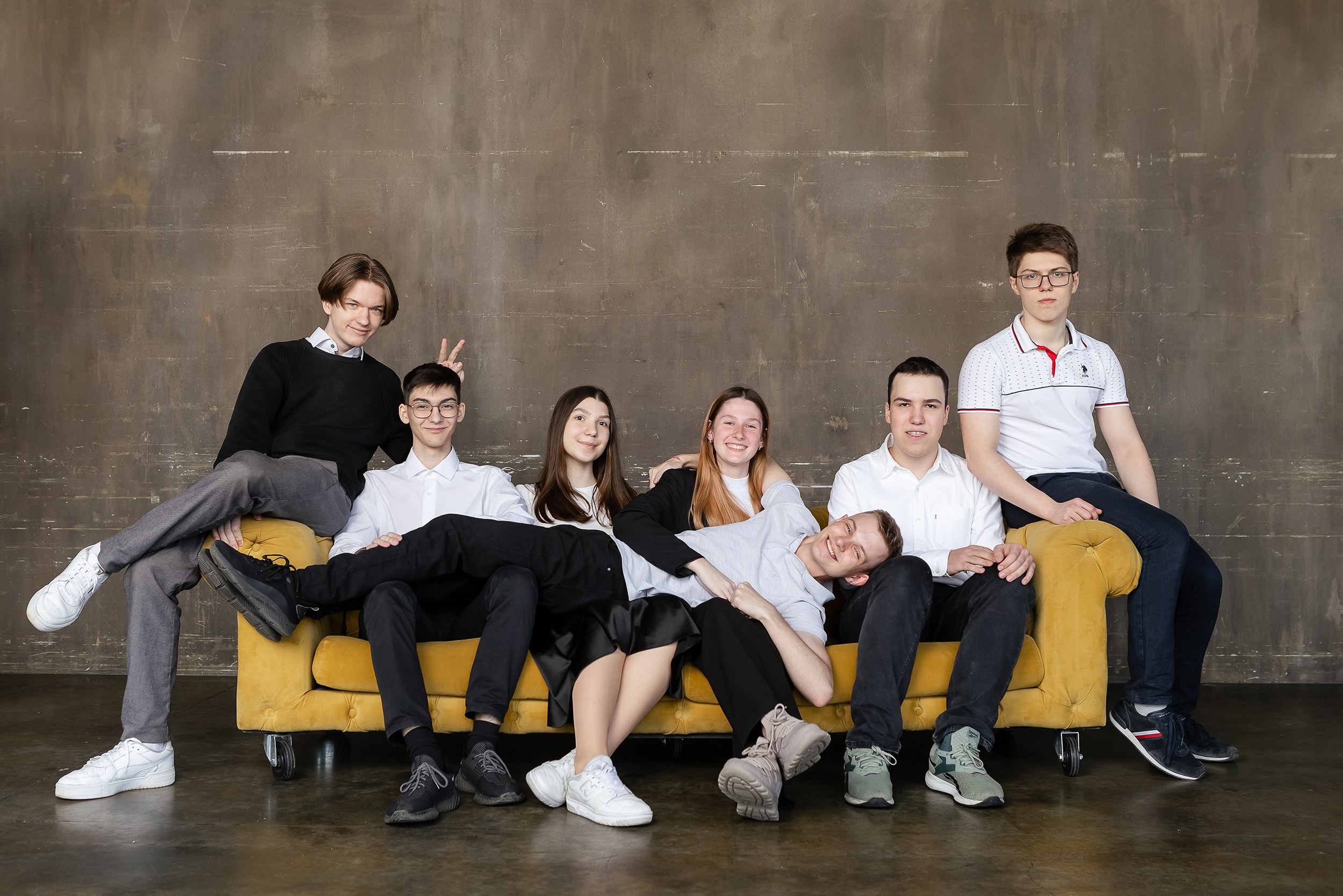 Групповое фото школьников