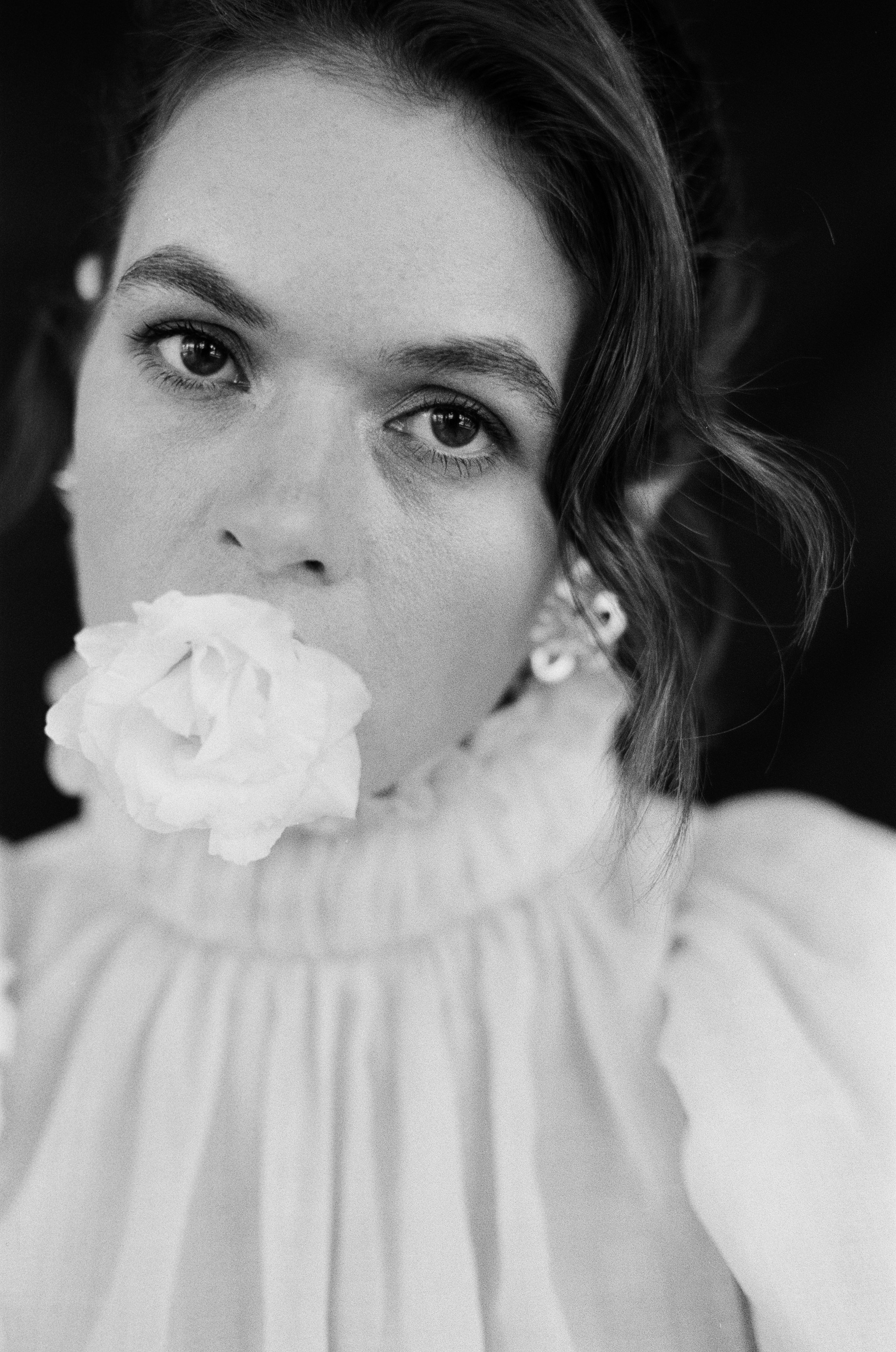 Анастасия и цветы. Свадебный и фэшн фотограф в Москве и Санкт-Петербурге