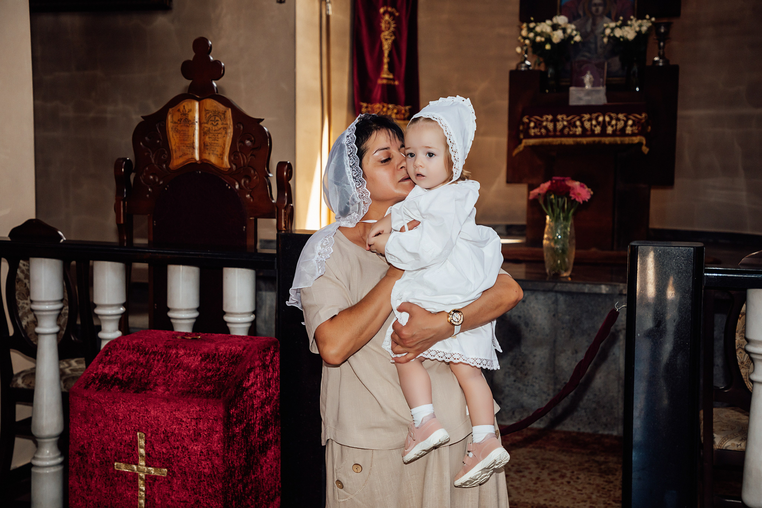 Крещение. Армянская церковь. Свадебный и семейный фотограф/видеограф в Краснодаре Наталья Осинская