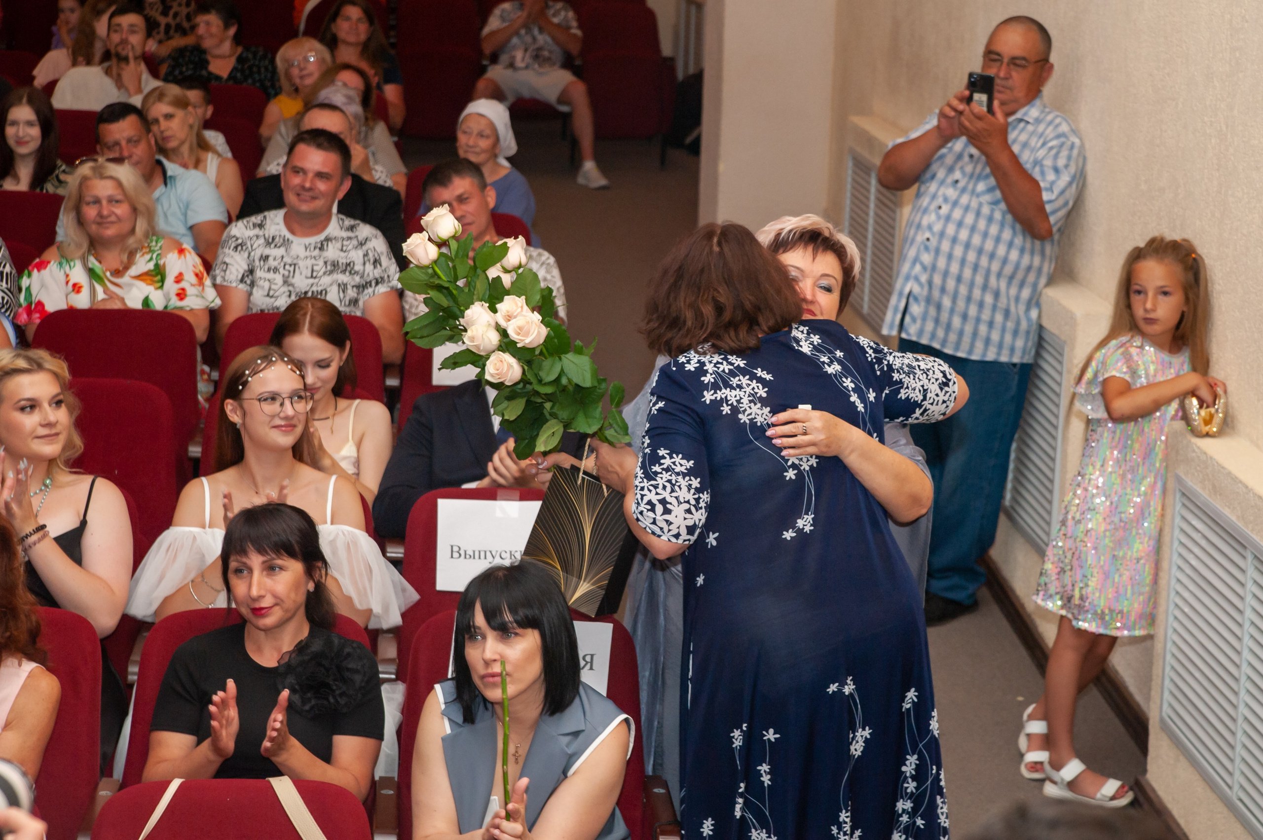 Выпускной МАОУ СОШ № 17 им. Эдуарда Есаяна. Свадебный и семейный фотограф Денис Лукьянов в Краснодаре, Краснодарском крае и Республике Крым